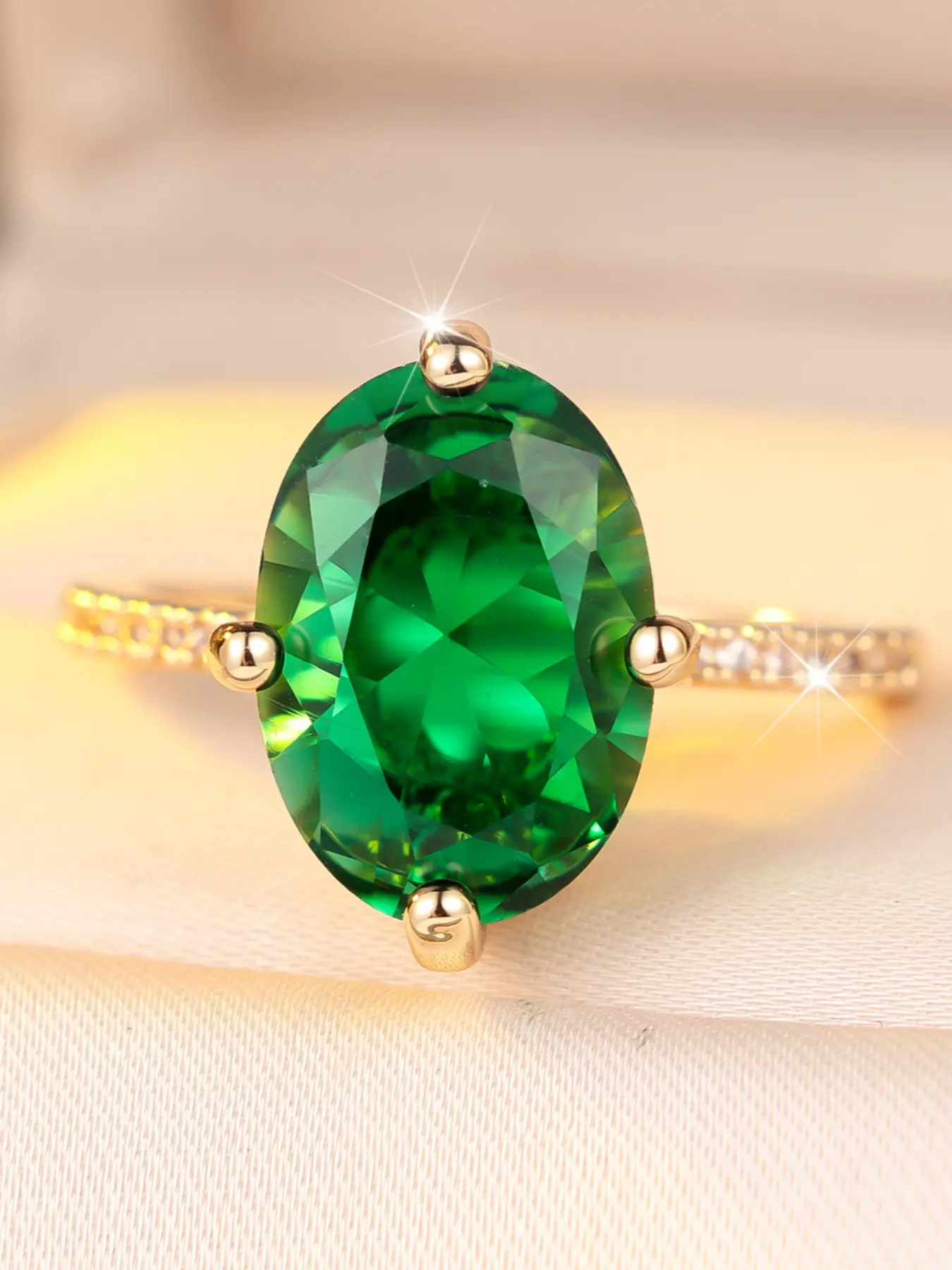 Fashion Green Oval Rings for Women Elegant Ring Synthetic Gemstone Rings Delicate Jewelry Perfect for Engagement Weddings Party, Daily Wear Anniversary Gift for Her