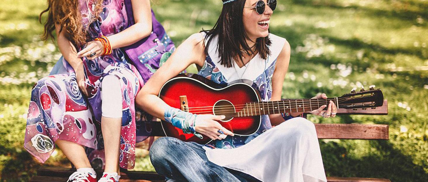 LOYALLOOK 8 Sets Bohemian Stackable Bead Bracelets for Women Stretch Multilayered Boho Stackable Bracelets Stack Beads Multicolor Beaded Strand Bangle Charm Bracelets Boho Tassel Bracelet Set Handmade Jewelry Elastic Cord Summer Gift Perfect