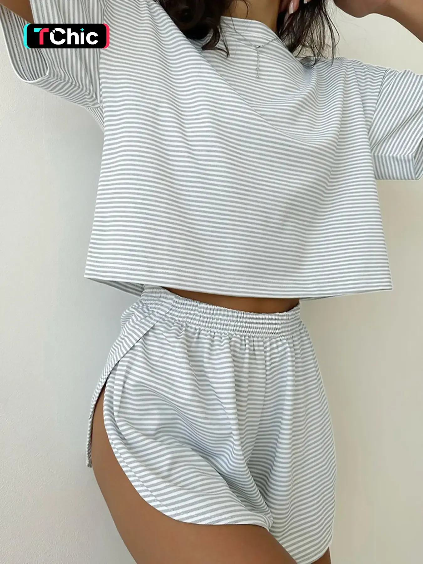 2-Piece Summer Pyjama Set, Striped Knitwear, Casual Loose-Fitting, Short Sleeve, Split Design, Breathable, Ideal for All Seasons