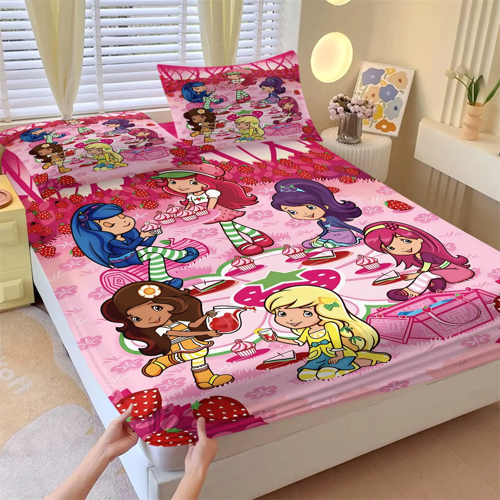 Kawaii Pink Strawberry Theme Cartoon Little Girl Fitted Sheet Set, Include 1 Bedspread and 2 Pillowcases, Dessert Picnic Print Stretch Elastic Mattress Wrap Cover, Anti Slip Dustproof Bedskirt, Teen Girls Kids Bedroom Dorm Home Bedding Decor, Bedding Sets