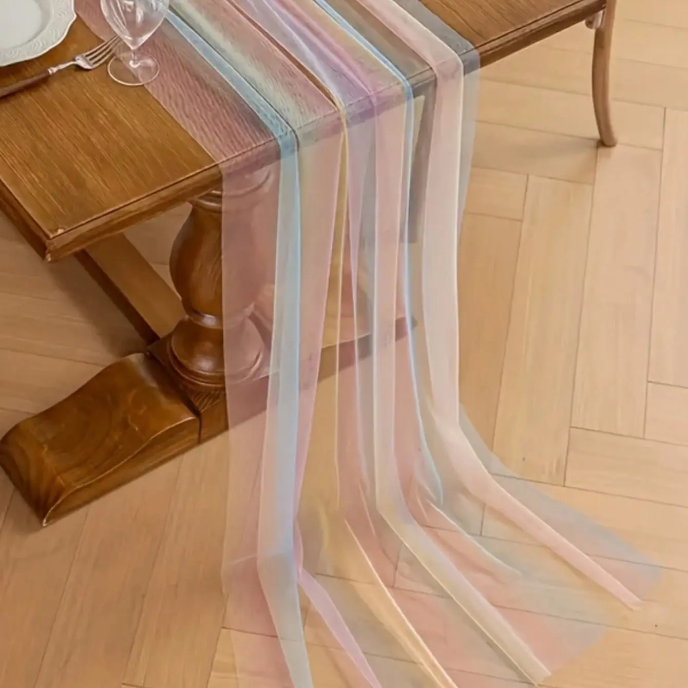 1PC Pink Blue Gradient Table Runner Elegant Sheer Polyester Table Runners for Wedding Birthday Party Holiday Celebration Dining Coffee Table Home Decor