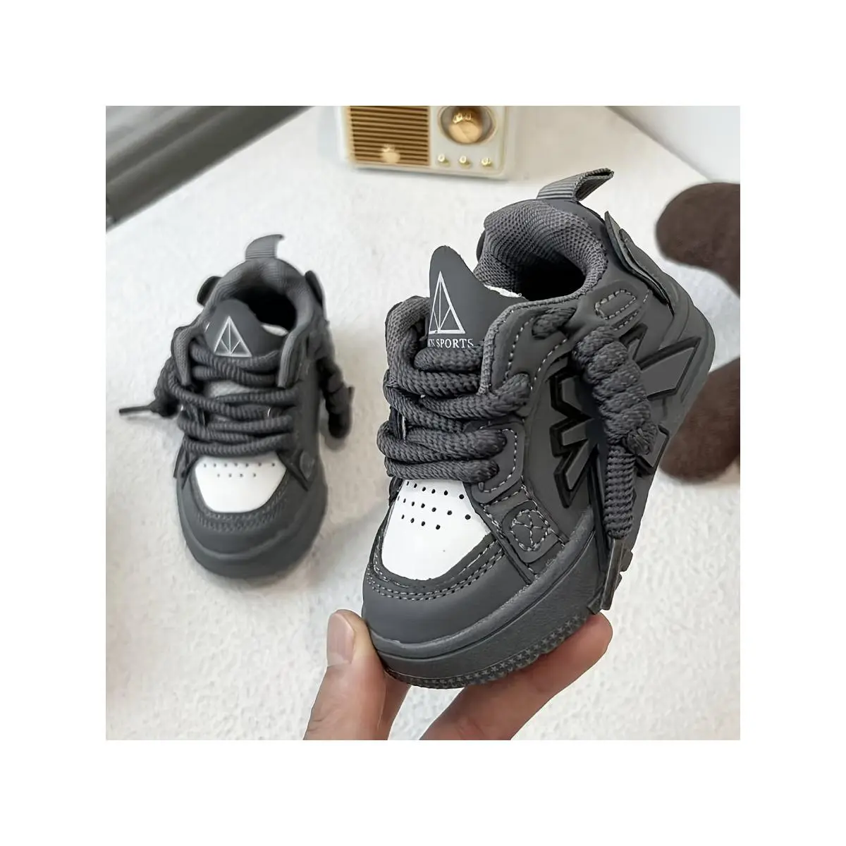 [Skateboard Shoes] 1 Pair of Back-To-School Casual Fashion Sports Skateboard Shoes with Slip-On Opening, Convenient, Comfortable, Soft, Suitable for Indoor And Outdoor Play, Suitable for All Seasons