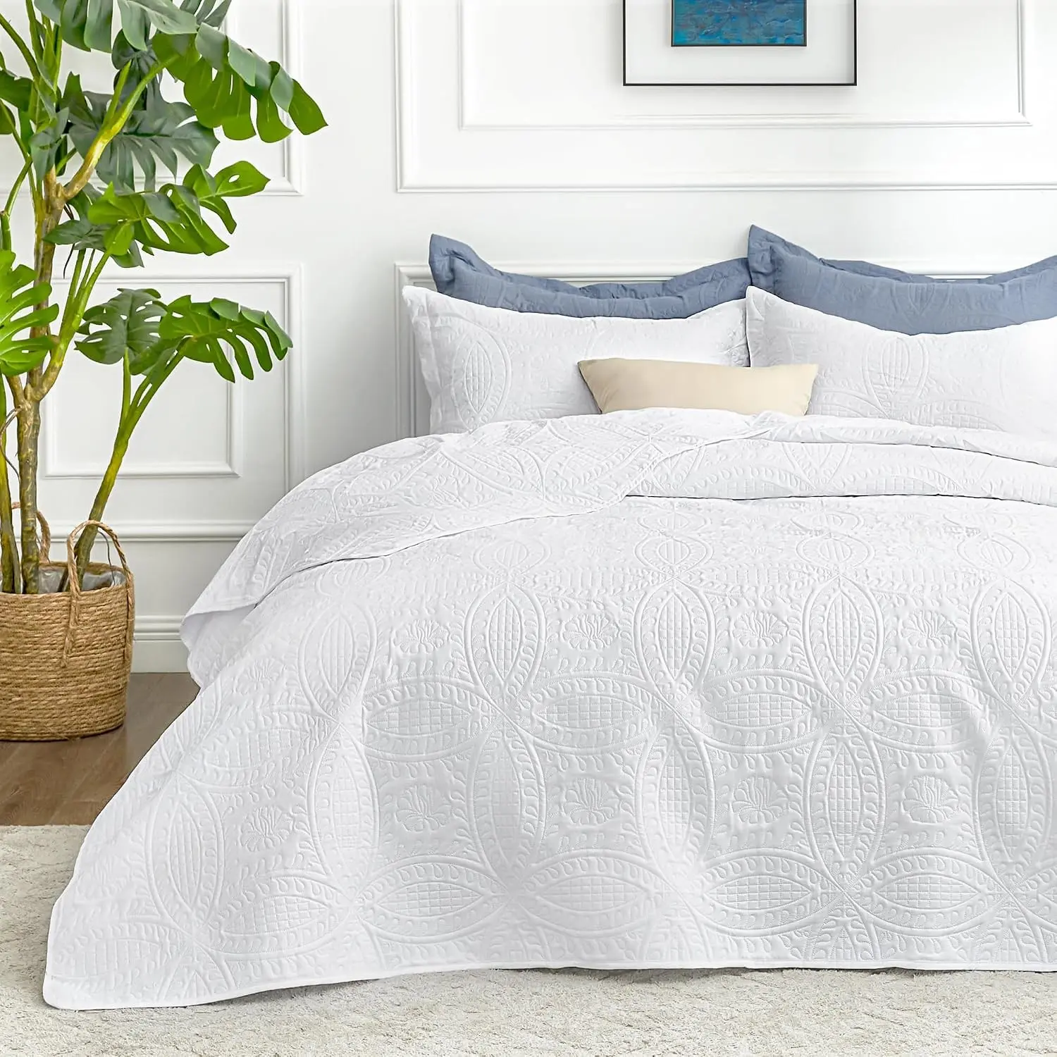 Quilts for Queen Bed White Bedspreads - Soft Bed Summer Quilt Lightweight Microfiber Bedspread- Modern Style Coin Pattern Coverlet for All Season - 3 Piece (1 Quilt, 2 Pillow Shams)