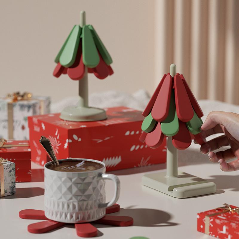 Christmas Tree Silicone Table Mat Heat Resistant Coaster for Home Kitchen Waterproof Anti-Scald Pot Pad Modern Minimalist Tableware Protector