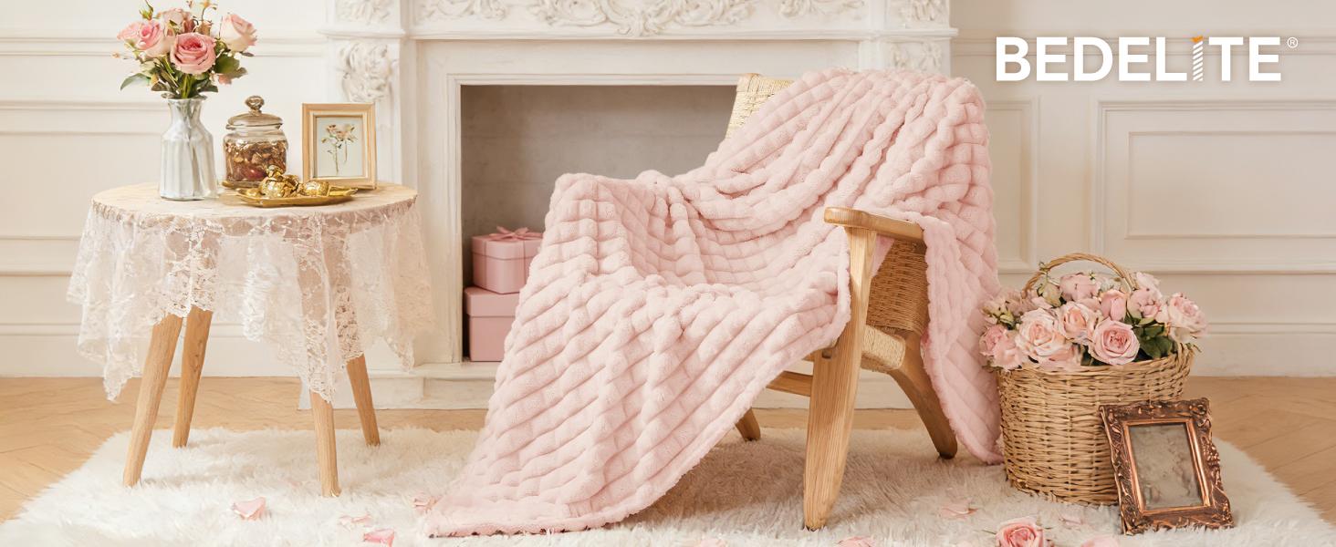 Cream Throw Blanket for Couch and Bed- Soft and Warm 3D Checkered Fuzzy Fleece Blanket, Luxurious Plush Cozy Blanket for Room, 50x60 inches