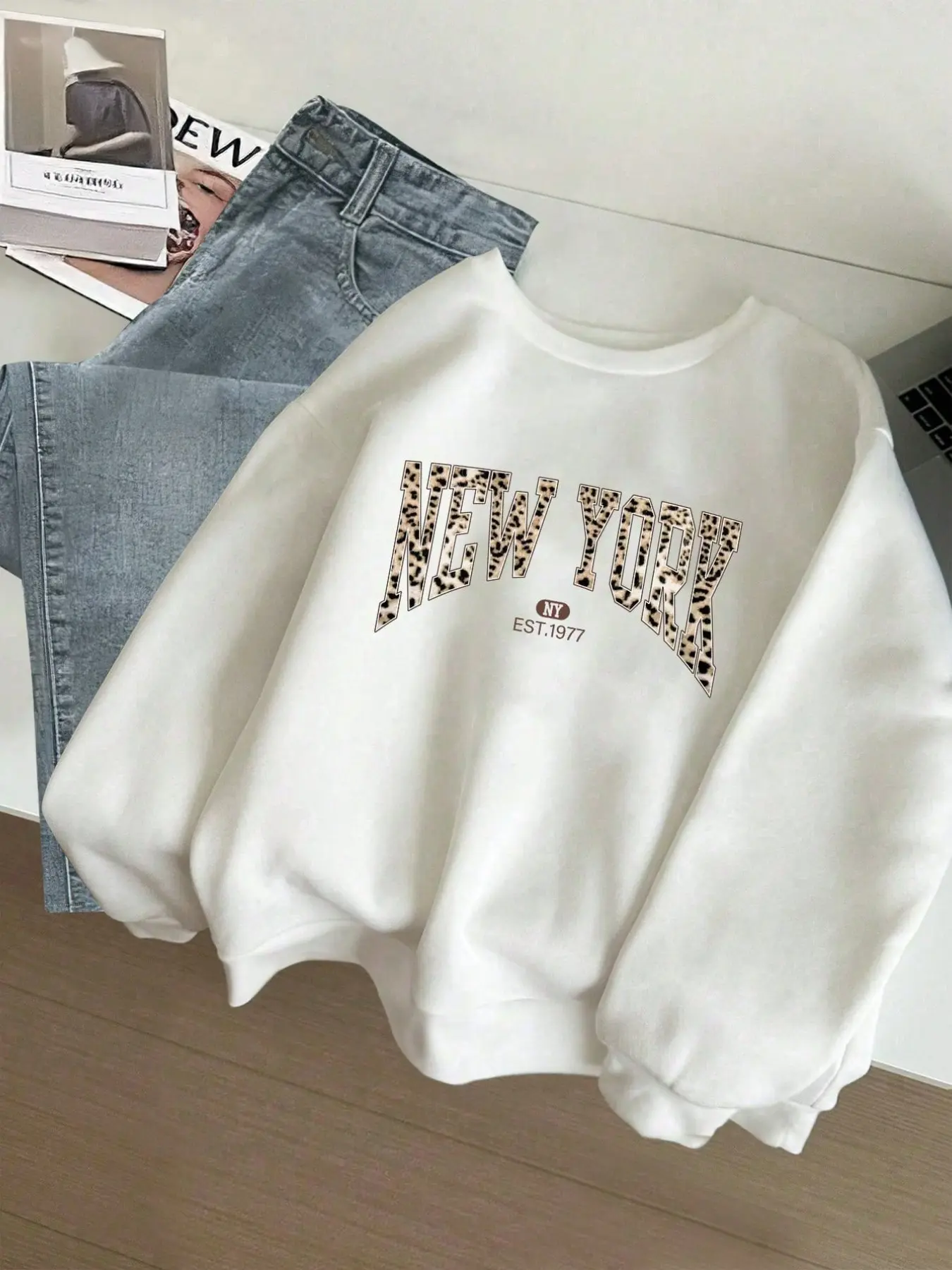 Women's Leopard Print New York Letter Print Drop Shoulder Sweatshirt, Comfortable Long Sleeve Round Neck Pullover, Fall Winter Fashion