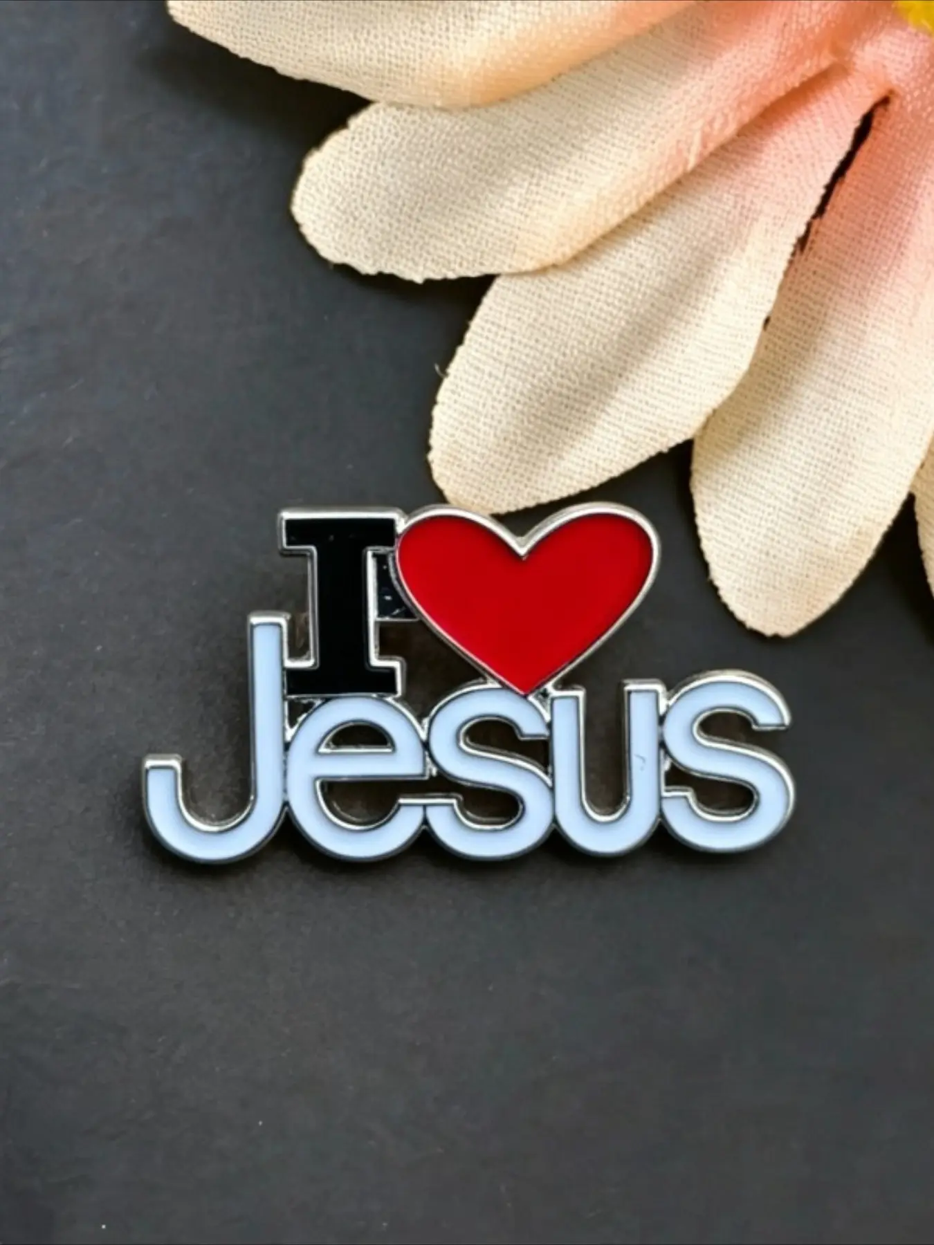 "I Love Jesus" Red Heart Enamel Pin, Christian Religious Faith Alloy Lapel Brooch Badge for Jacket Backpack Hat, Inspirational Gift for Catholic Christian Church Lovers, Brooch Pins