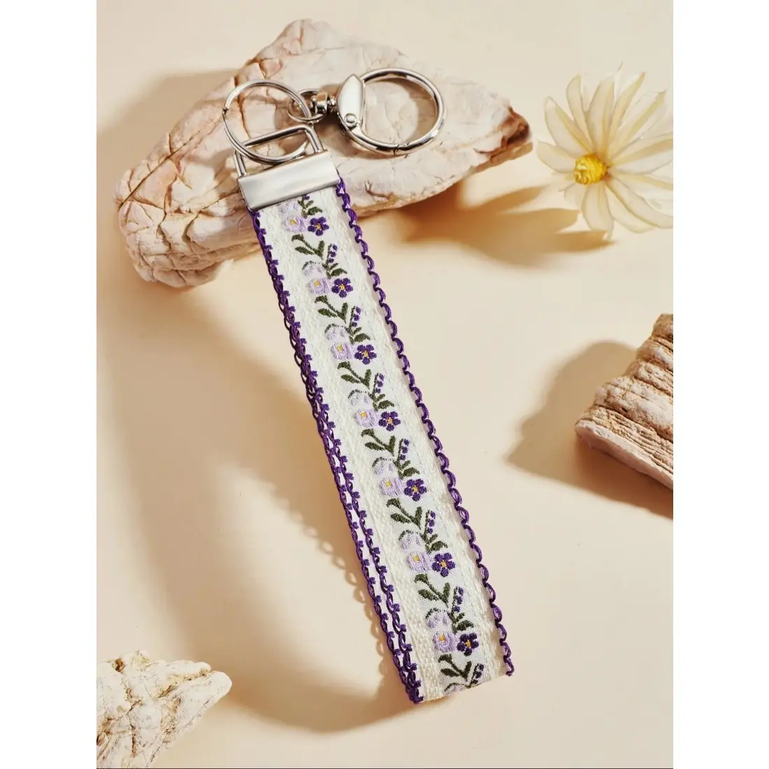 Women's Zinc Alloy Wrist Keychain, Floral Embroidered Ribbon Keyring, Fashionable Bag Charm, Universal Car Key Chain, All Season Accessory, Floral Pattern Keychain, Girly Keychain