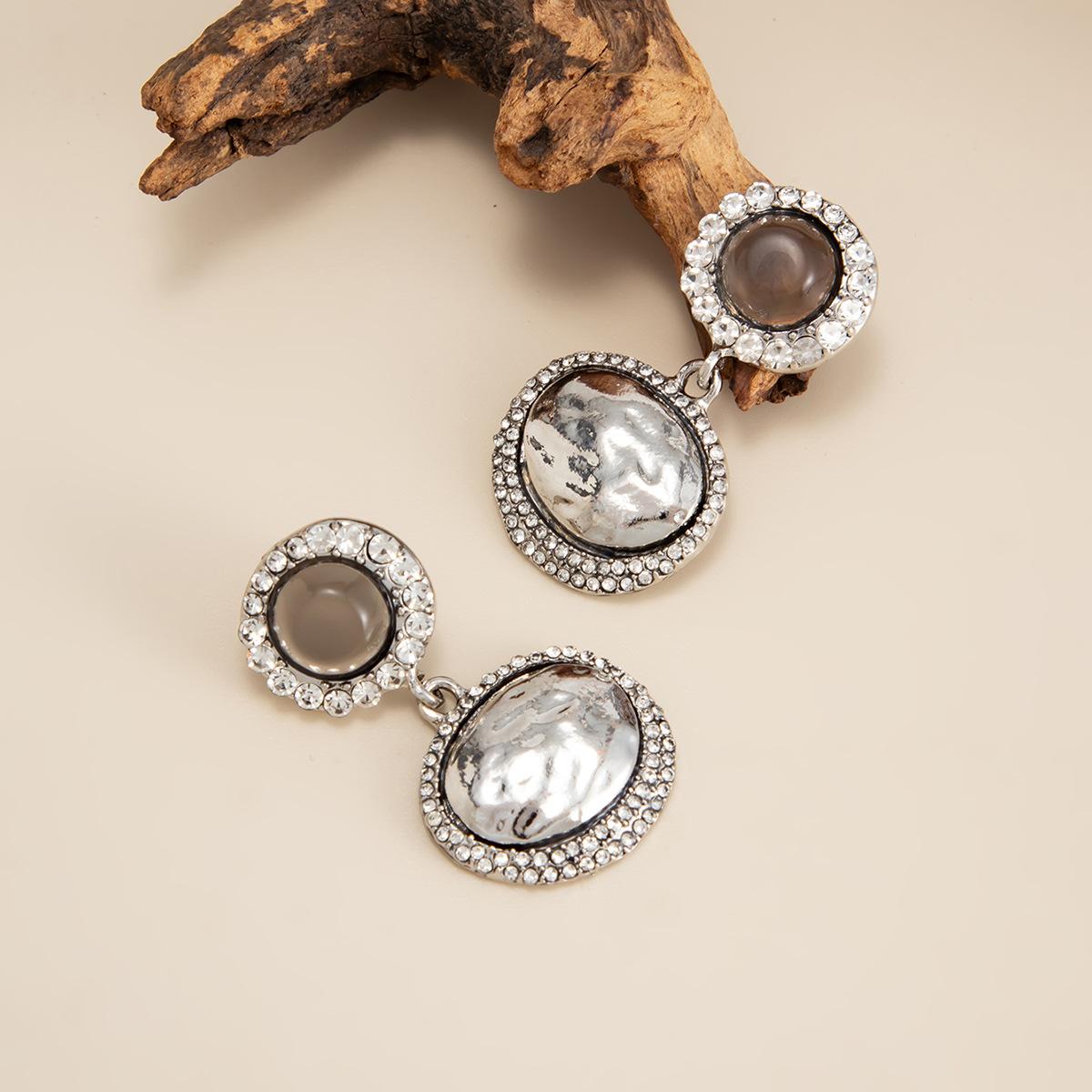 French Vintage Hollow Floral Disc Earrings – Fashionable Geometric Rhinestone Long Tassel Earrings