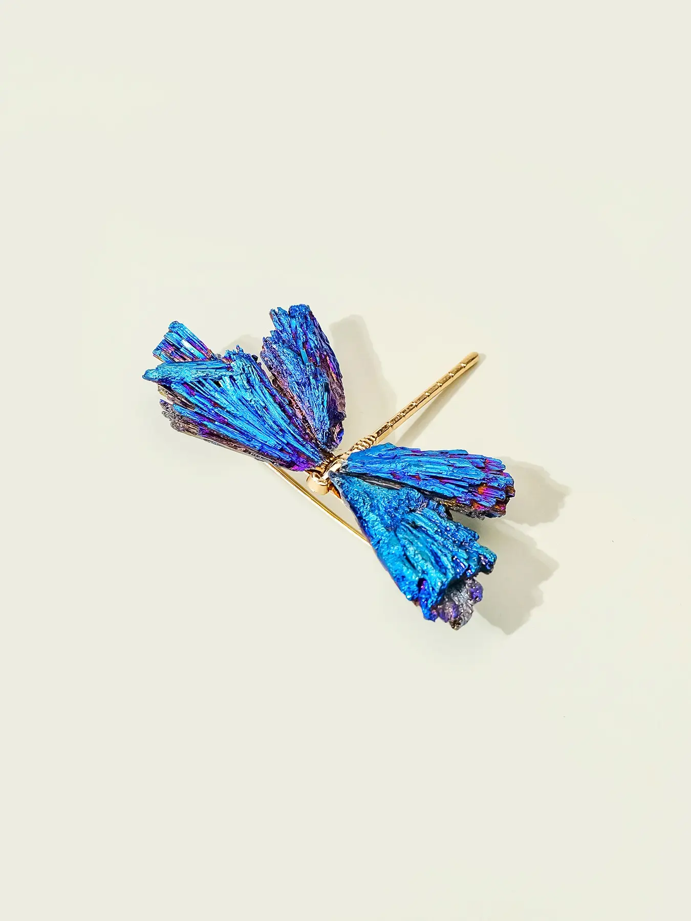 Natural Crystal Dragonfly Brooch, Elegant Electroplated Blue Crystal Insect Lapel Pin, Suit Jacket Accessory, Wedding Party Decor