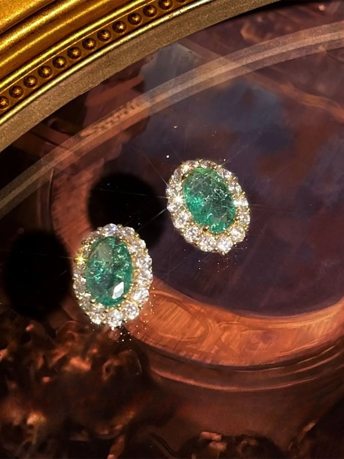 Vintage Western Style Earrings, Luxurious Courtly Design Ear Jewelry, Elegant and Timeless Accessory for Special Occasions