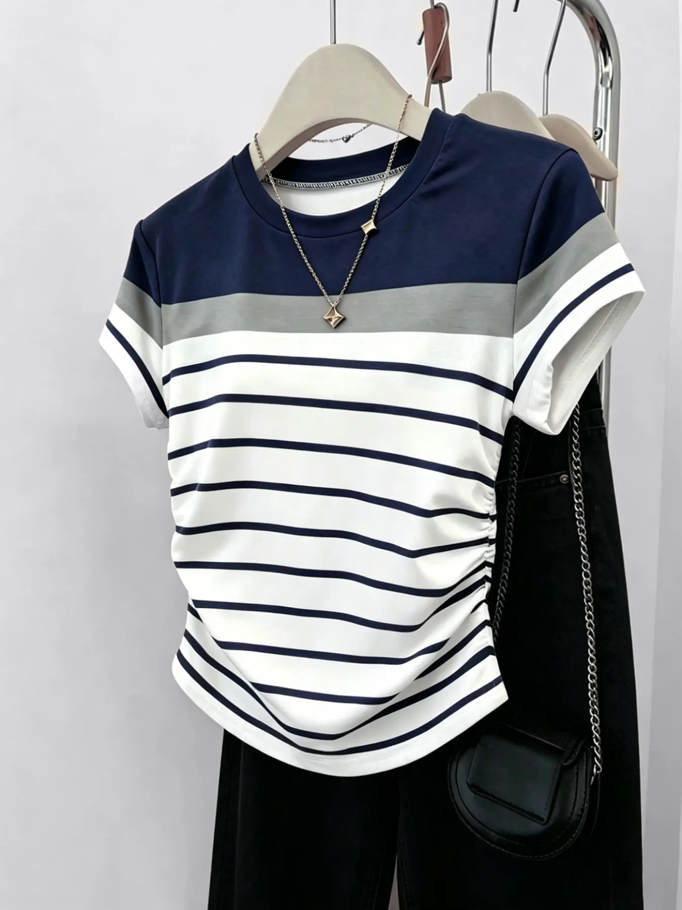 Women's Summer Casual Vacation Multicolor Striped Round Neck T-Shirt,Navy And White Patterned Outdoor Tops,Fitted Ruched Waist New Arrival Outdoor Wear