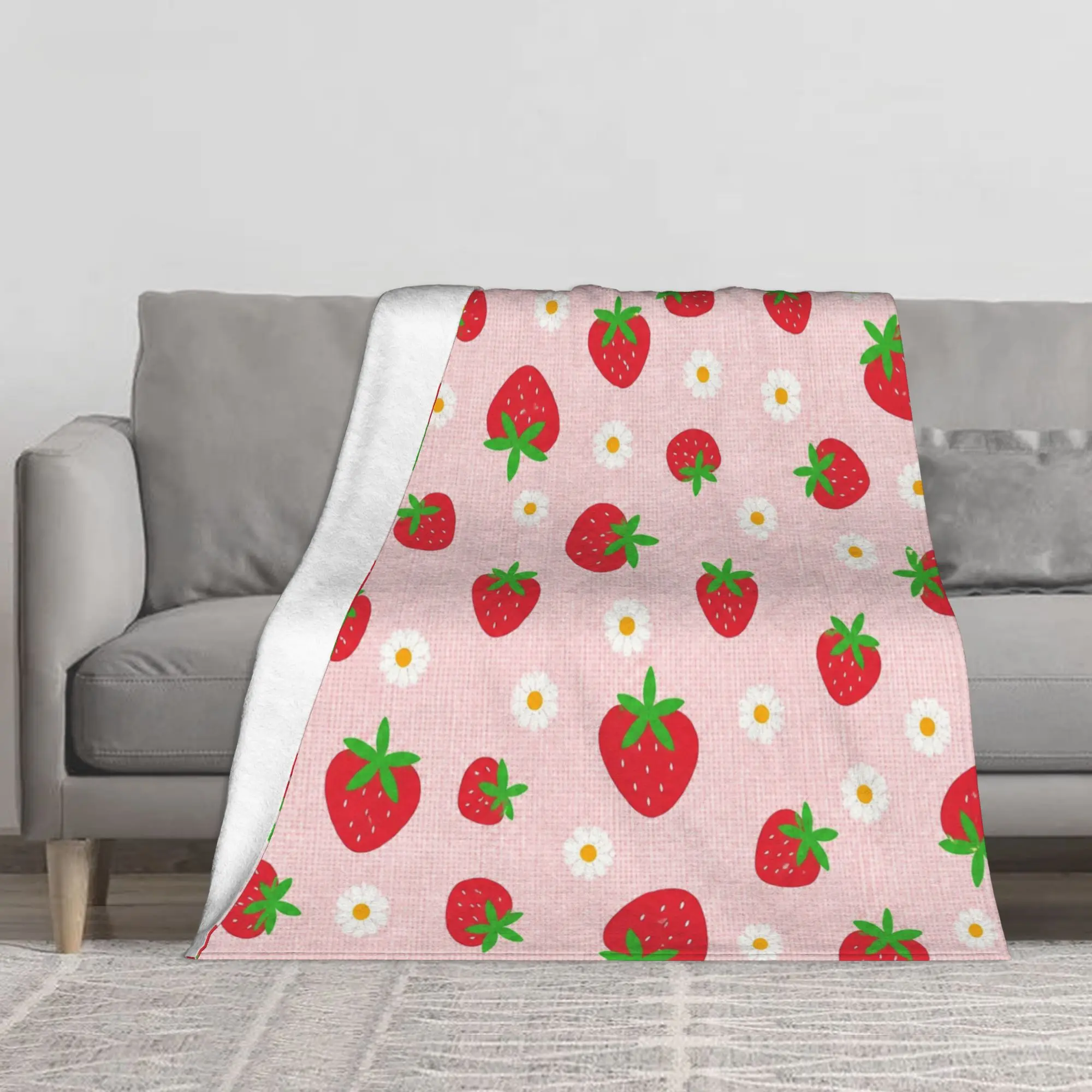 Strawberry Daisy Print Flannel Blanket 280GSM Soft Cozy Plush Throw for Couch Sofa Bed, Lightweight Pink Fruit Floral Fleece Blanket for Kids Adults, Vertical Style,disposable,Portable