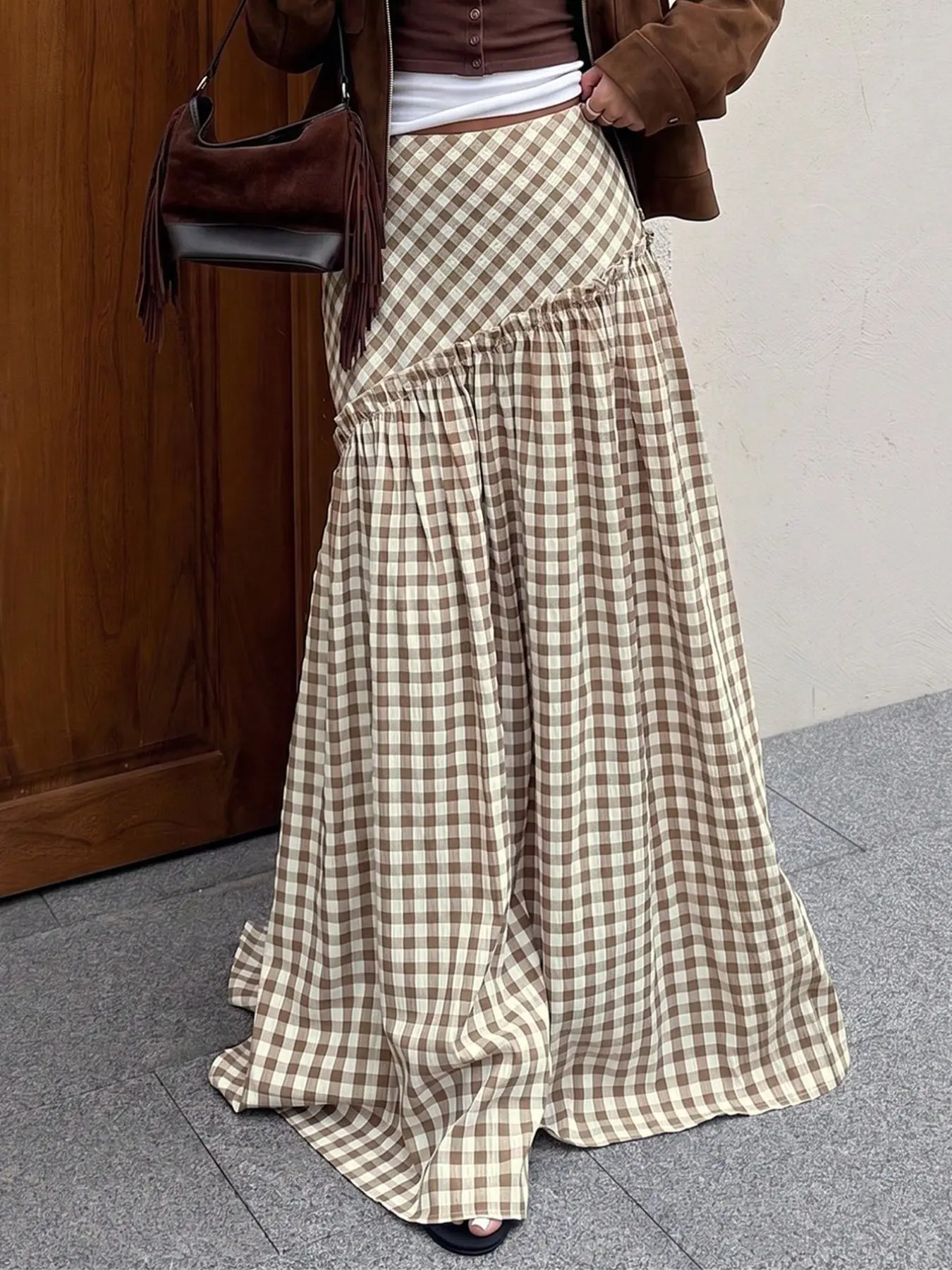 Brown Plaid Maxi Skirt Women High Waist A Line Long Skirt Vintage Gingham Check Ruffle Hem Tiered Skirt Casual Boho Cottagecore Fashion Summer Vacation Streetwear Elegant Flowy Skirt Wedding Guest Date Night Outfit