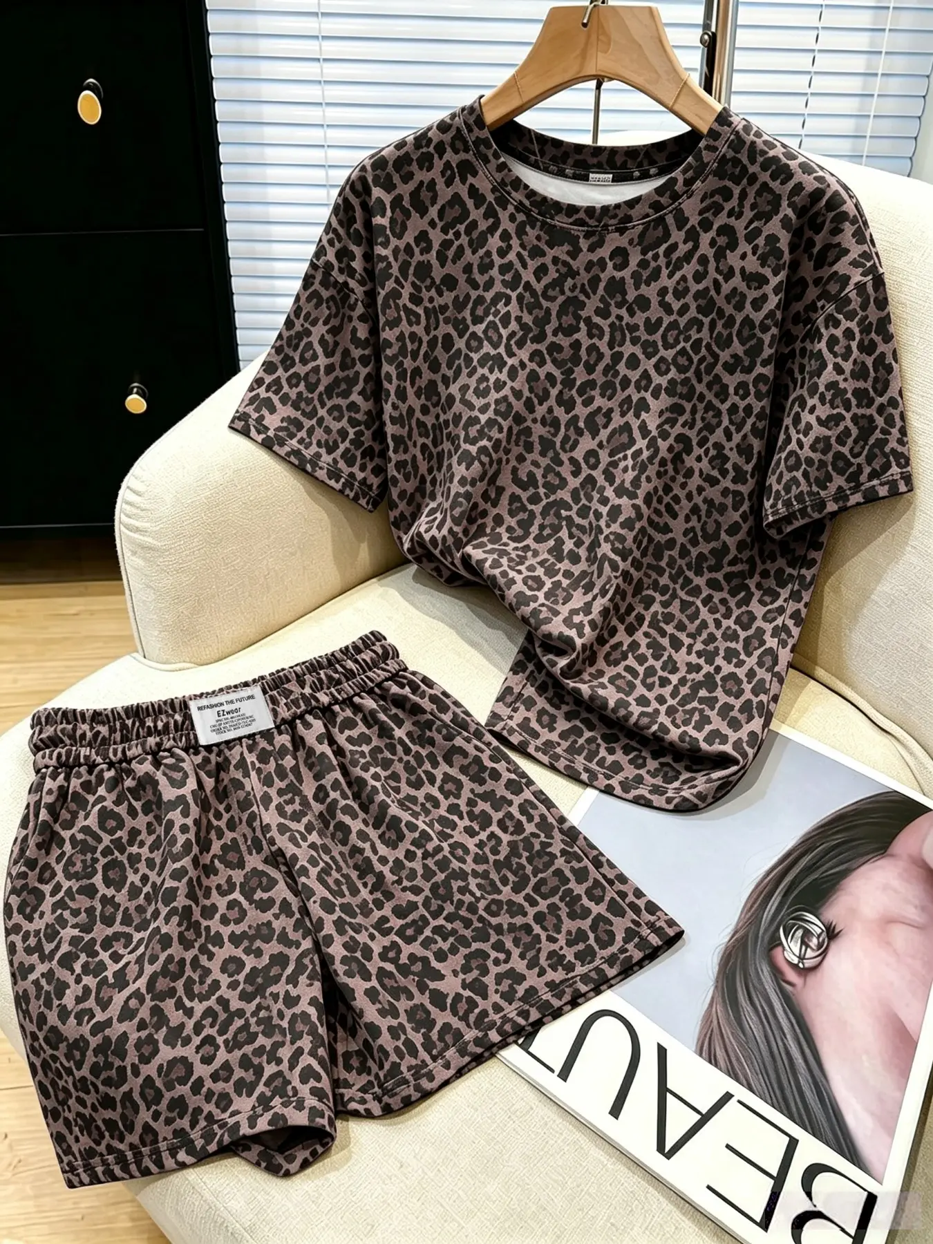 Women's 2-Piece Matching Set, Comfortable Leopard Print Loose Fit Short Sleeve T-Shirt and Elastic Waist Shorts, Casual All-Season