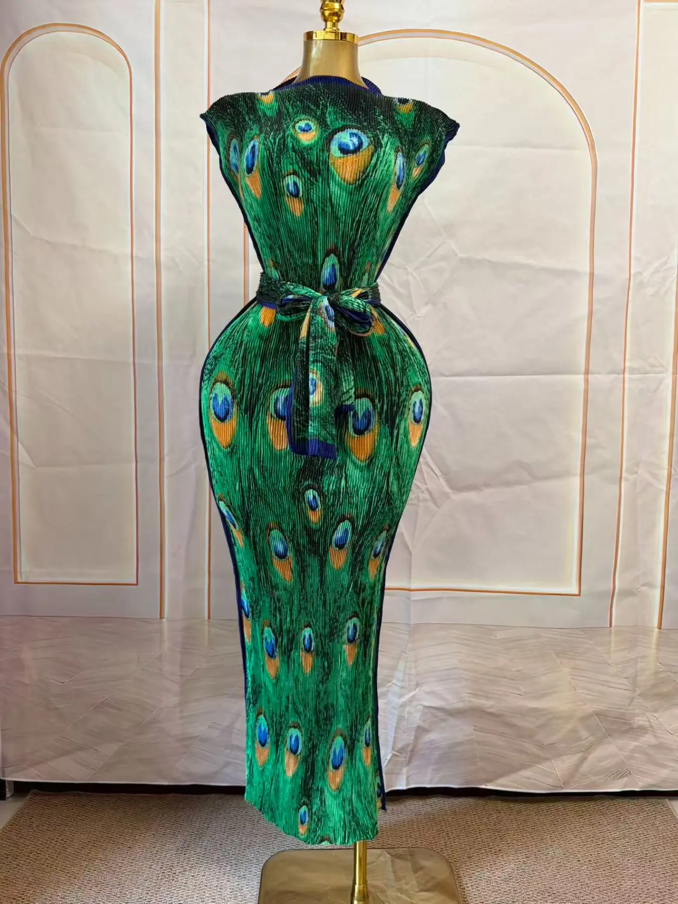 Vintage Printed Crinkle Halter Maxi Dress Women Bodycon Slim Long Evening Cocktail Gown Oriental Elegant Party Vacation Dress Multiple Patterns