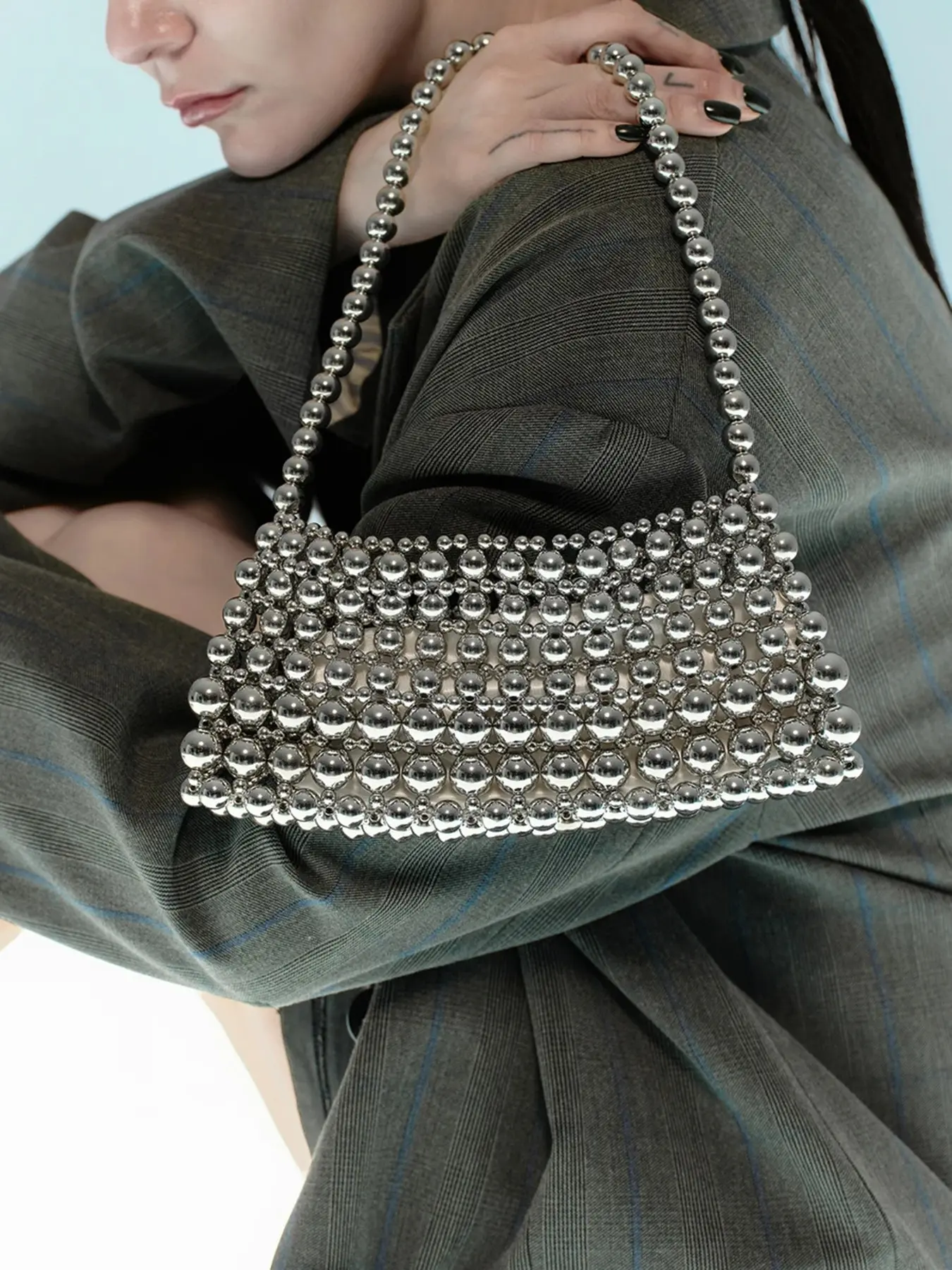 Women's silver bead hollowed out shoulder bag, handmade sparkling ball woven armpit wallet, elegant chain strap evening handbag, retro minimalist style, ideal for parties, night outings, date nights, and fashionable streetwear, Fashionable Bags