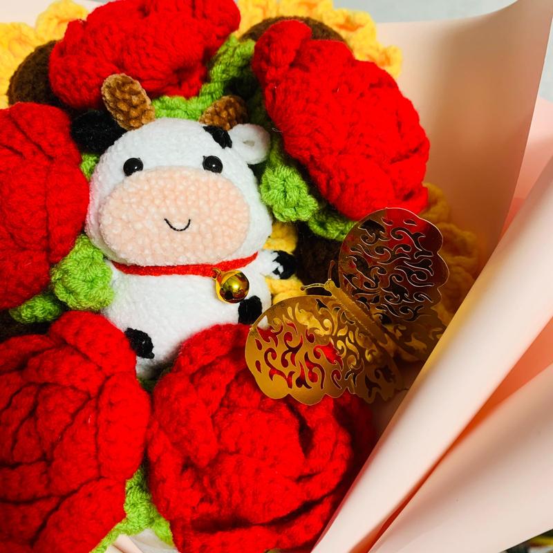 Crochet Flower Bouquet, 1 Count Handmade Knitting Flower Bouquet with Cow Doll, Home Decor Supplies, Gift for Girlfriend, Birthday Gift, Handmade Knitted Rose