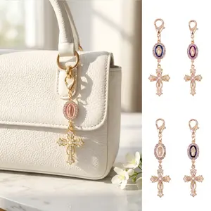 Pearl Cross Pattern Bag Charm Keychain, Vintage Baroque Rhinestone Inlaid Pendant, Elegant Daily Decor Accessory For Women Girls, Y2k Retro Handbag Ornament Car Key Cosmetic Pouch Hanging Jewelry-YY0