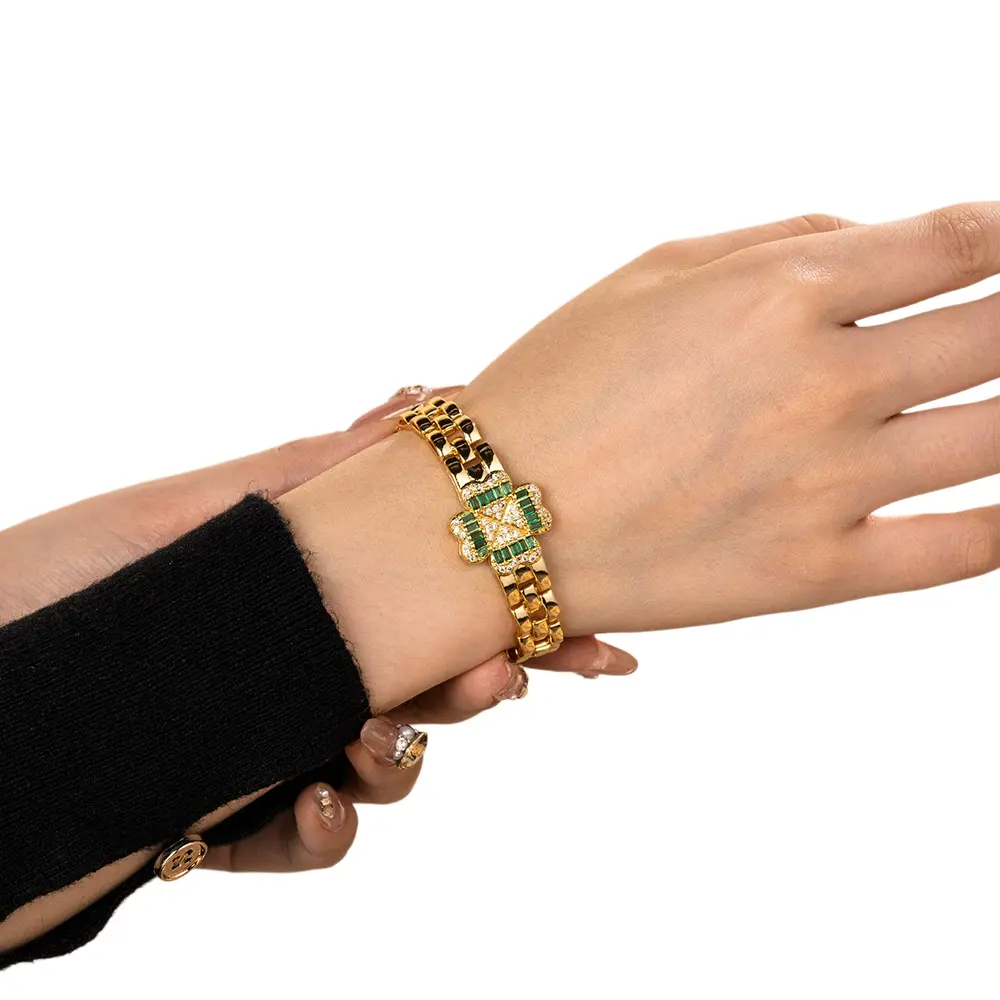 Women's Retro Fashion Wide Strap Watch Bracelet - Luxury Look Female Wear Accessory with Sparkle Accents, Year-Round Wrist Jewelry Inlaid with Luxury Sparkling Petal CZ