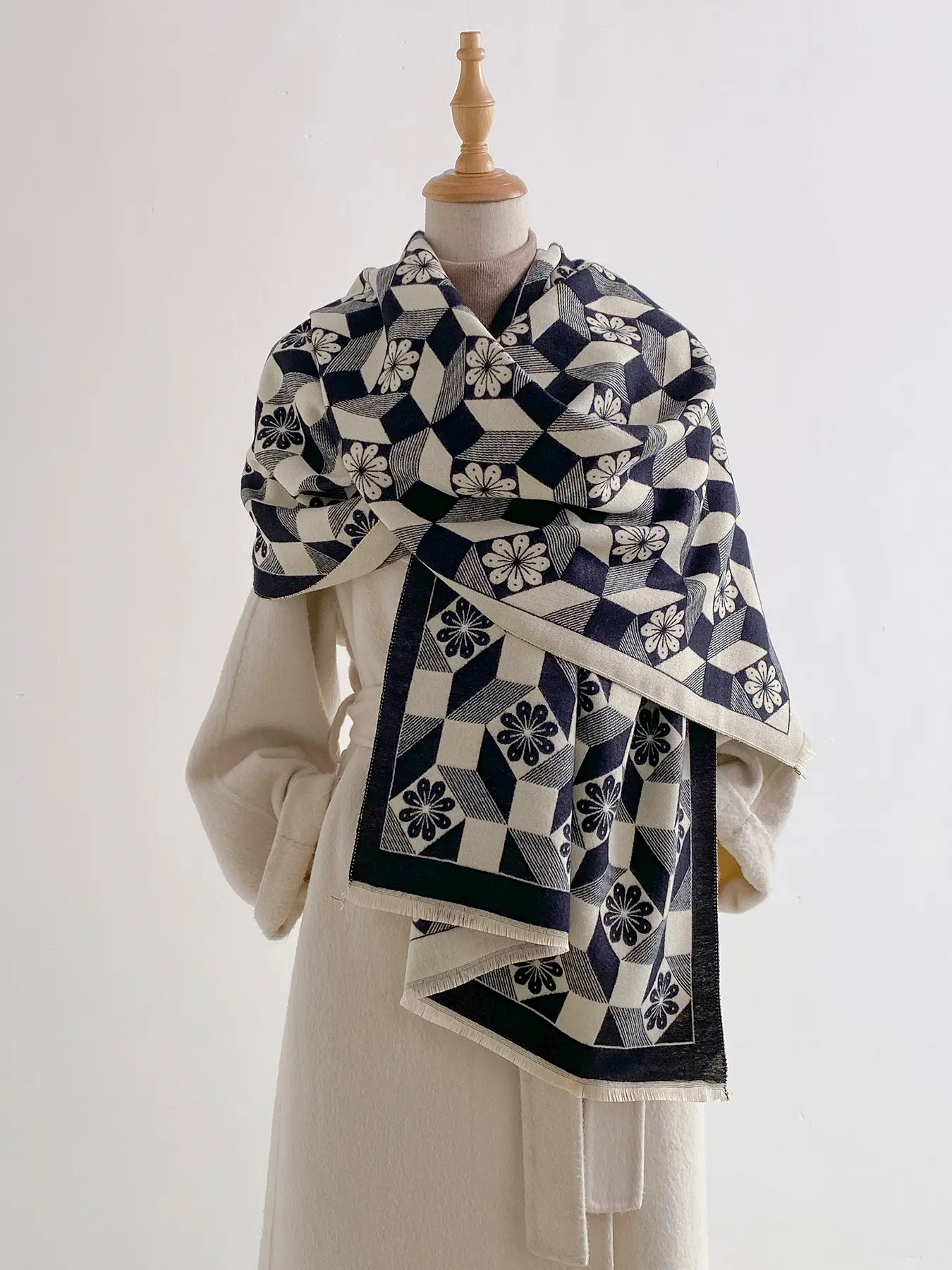 Women's Fall Winter Warm Elegant Fashion Scarf, All over Print Faux Cashmere Wrap, Casual Daily Wear, Versatile Ladies Shawl