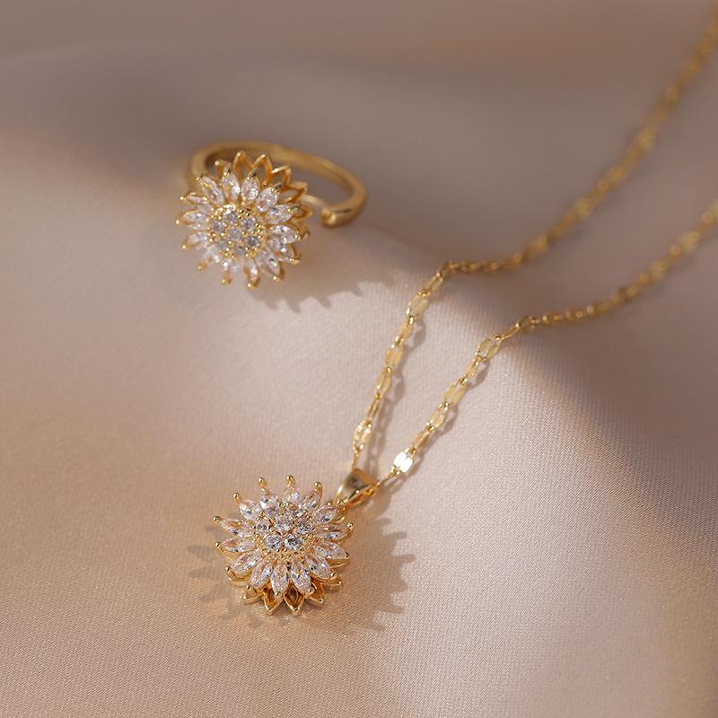 Women's Necklace, New Style Sunflower Diamond-encrusted, Rotatable Collarbone Chain Jewelry, Japanese and Korean Style Cross-border, Ins Ring, Sunflower