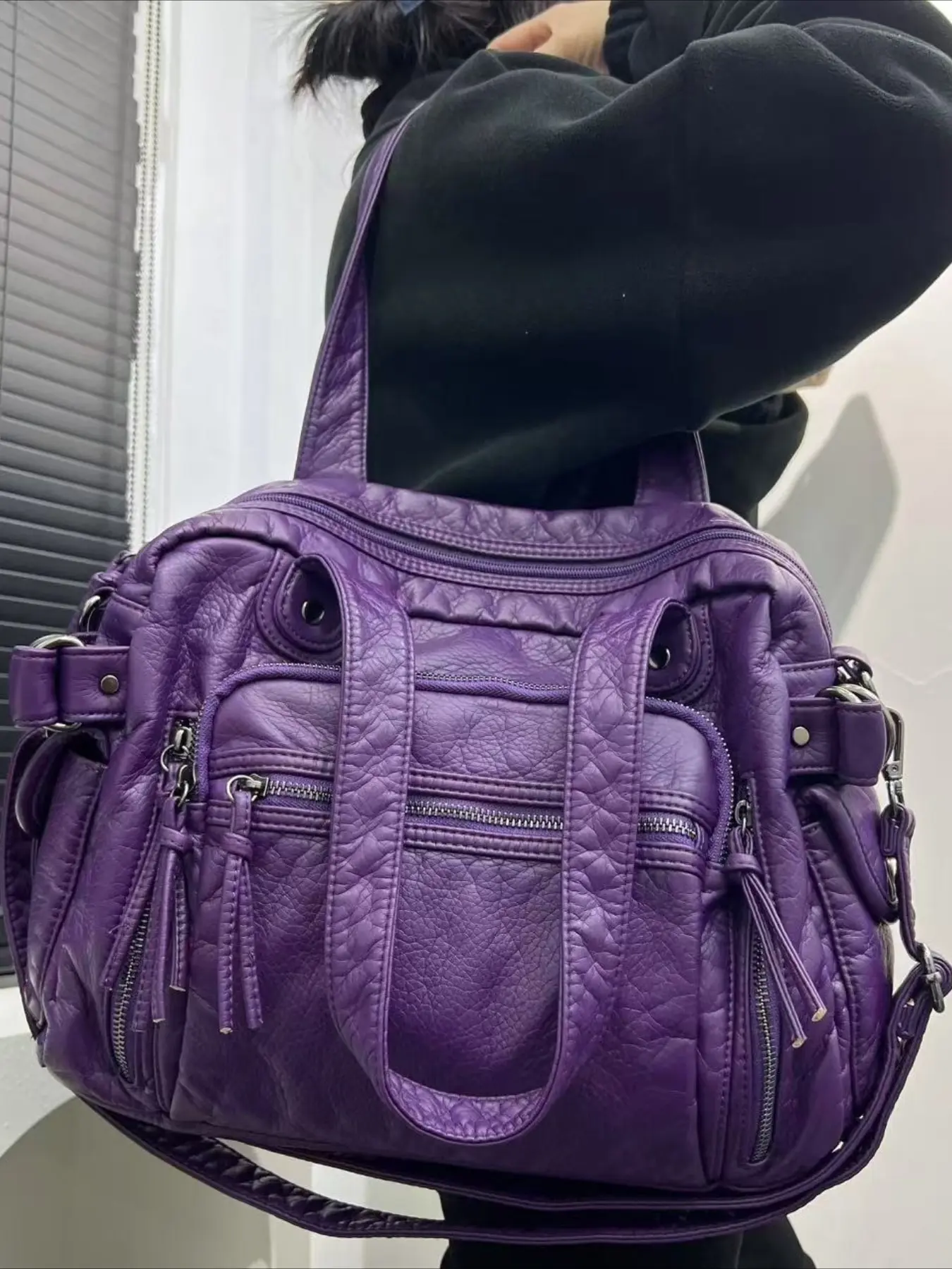 Ladies' fashionable retro Y2K spicy girl handbag, large capacity, multiple pockets, punk diagonal cross bag, washed and vegan bag, suitable for vacation, shopping, work, holiday gifts