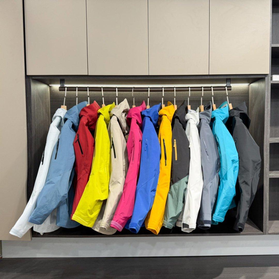 Men's and women's outdoor hardshell windproof and waterproof jacket, with down lining, workwear