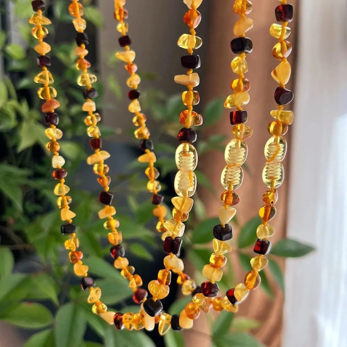 Women's 45cm Genuine Baltic Raw Amber Choker - Female Modern Natural Crystal Necklaces & Pendants, Natural Healing Energy Gemstone Jewelry Gift for Lovers
