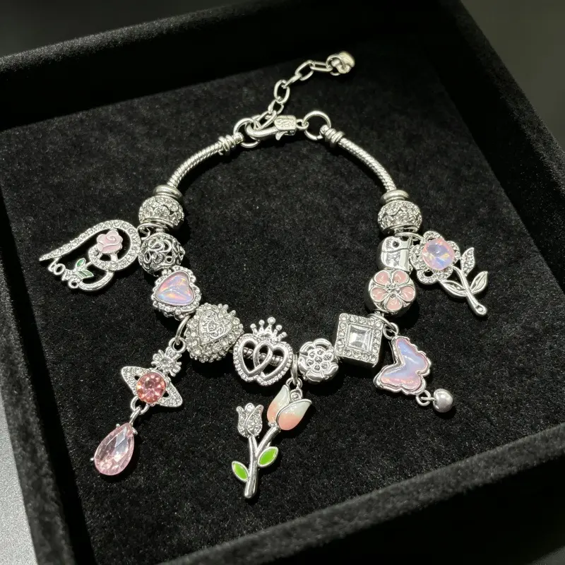 DIY Charm Bracelet Pink Heart Flower Butterfly Drop Pendant Sparkling Accent Coquette Aesthetic Everyday Sweet Romantic Wear Personalized Styling Fashion Accessory Trending Y2K Item For Daily Outfit Matching Unique Statement Jewelry Piece
