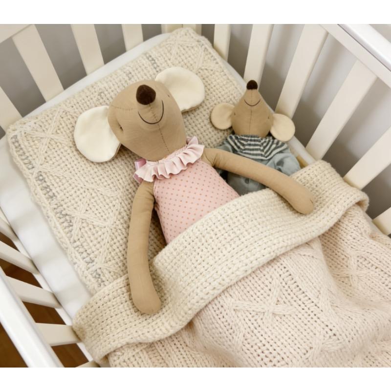 NEWLIFEJWL Knitted Outfit Mouse Plush Toy - Detailed Handmade Style Stuffed Animal, Cozy Room Decor & Photo Prop, Soft Gift for Mouse Lovers, Birthday & Christmas