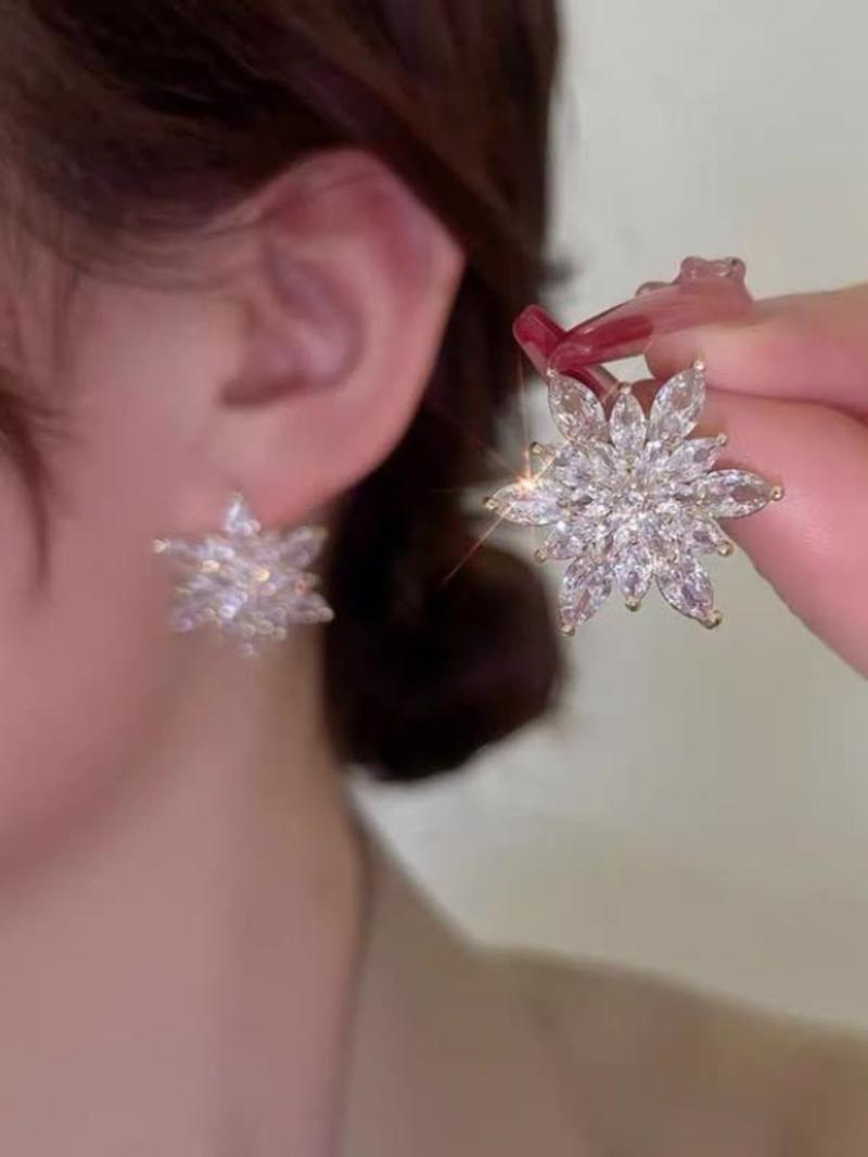Snowflake Design Rhinestone Stud Earrings, Elegant Exquisite Jewelry for Women, Trendy Accessories for Party and Daily Life, High Quality Earrings
