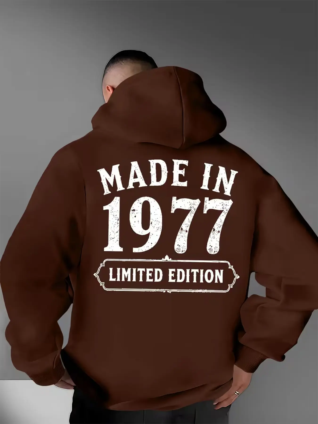 Men's versatile casual pullover hoodie with limited 1977 graphic print, fashionable sweatshirt for home leisure and outdoor daily wear.