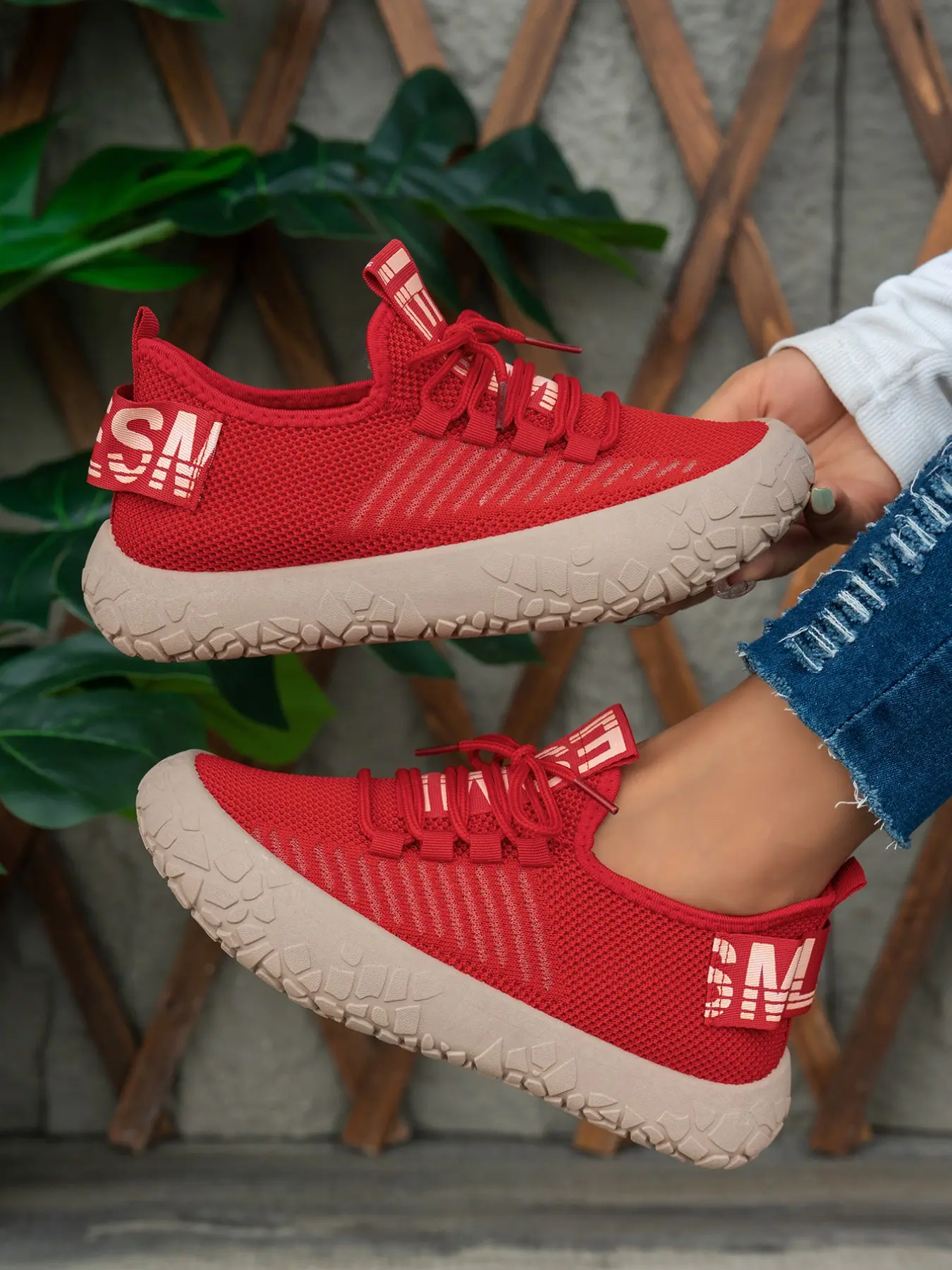 Women's Flyknit Casual Sports Shoes, Breathable Mesh Slip-On Athletic Walking Shoes, Lightweight Flat Daily Outdoor Lazy Shoes