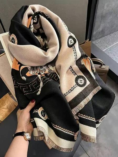 Women's Vintage High-End Plaid Jacquard Knit Scarf Elegant Fall Winter Accessory Warm Anti-Cold Shawl for Daily Wear Unique Pattern Knit Texture