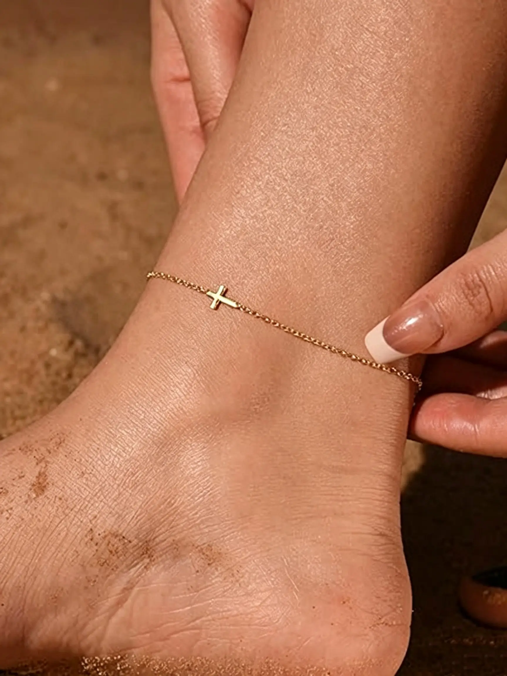 Minimalist Cute Tiny Cross Ankle Bracelet, Hypoallergenic Thin Chain Foot Anklet Jewelry for Women, Dainty Religious Accessory for Summer Beach Holiday Daily Outfit Teen Gift, Cute Thin Chain Foot Jewelry