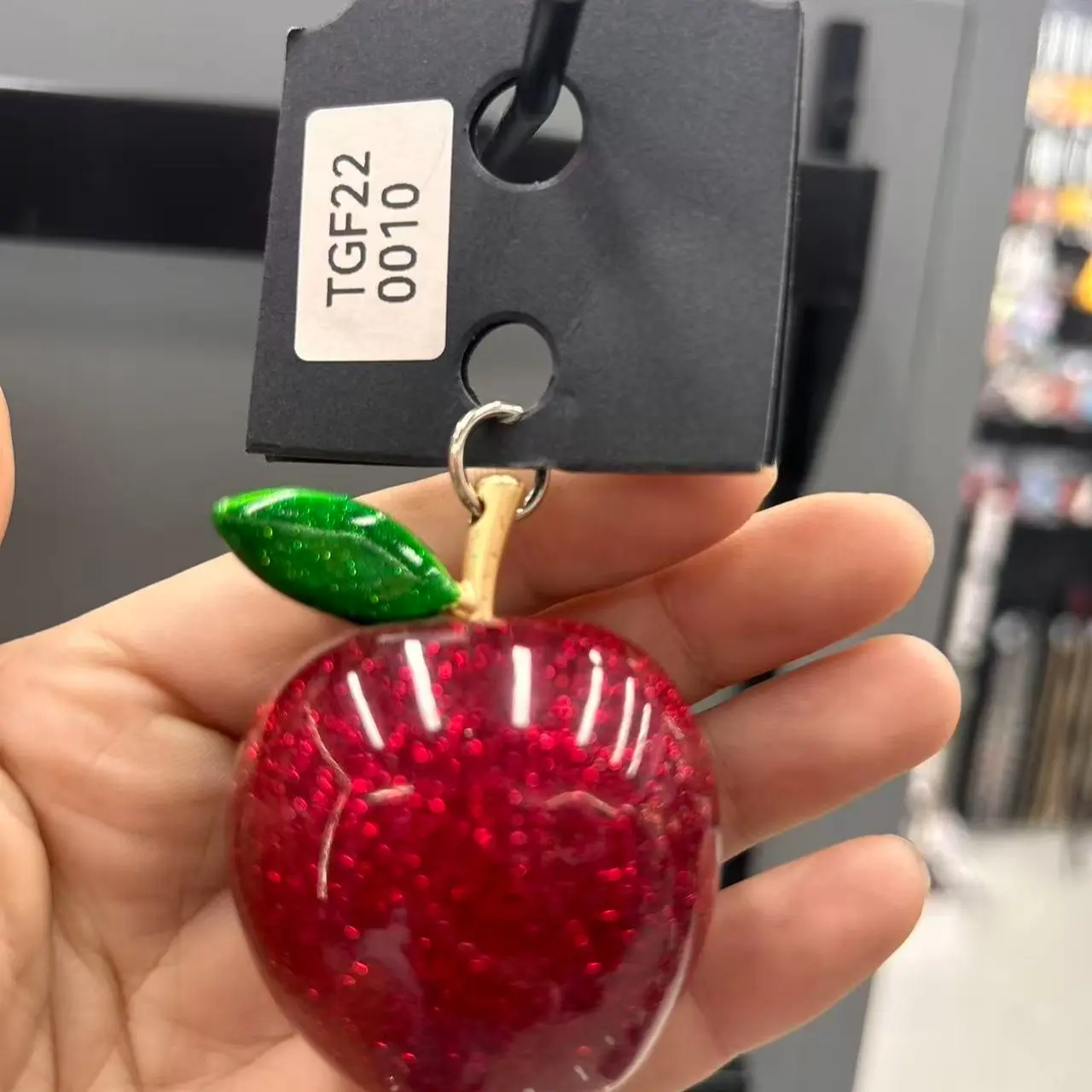New Apple Keychain Ornament, 1 Piece, Stylish Accessory, Perfect for Gifts, Durable Design, Ideal for Daily Use, Enhance Your Collection