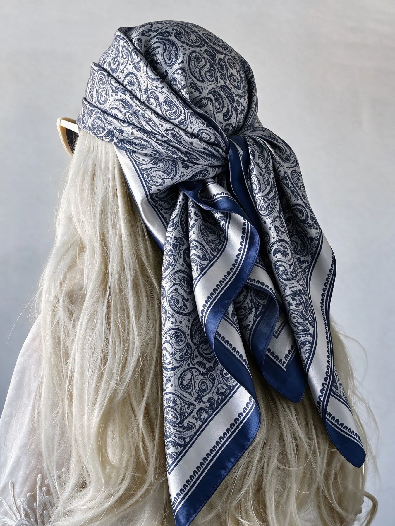 Vintage Full Paisley Print Glossy Satin Skinny Scarf, Western Retro Cashew Floral Square Scarf, Women Multi Wear Head Wrap Hijab Neck Hair Scarf Fashion Neck Shawl Bag Ribbon Boho Daily Travel Fashion Accessory