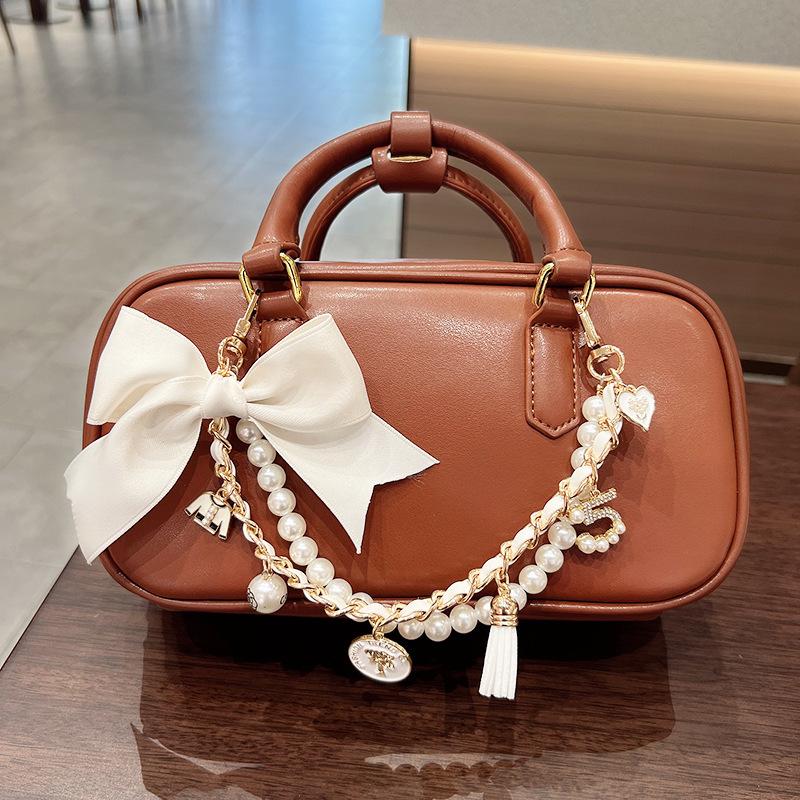Fashion Bag Chain Decoration High-End Bowknot Accessory Versatile Pearl Bag Pendant for Women Bag Charms Purse Accessories Stylish Backpack