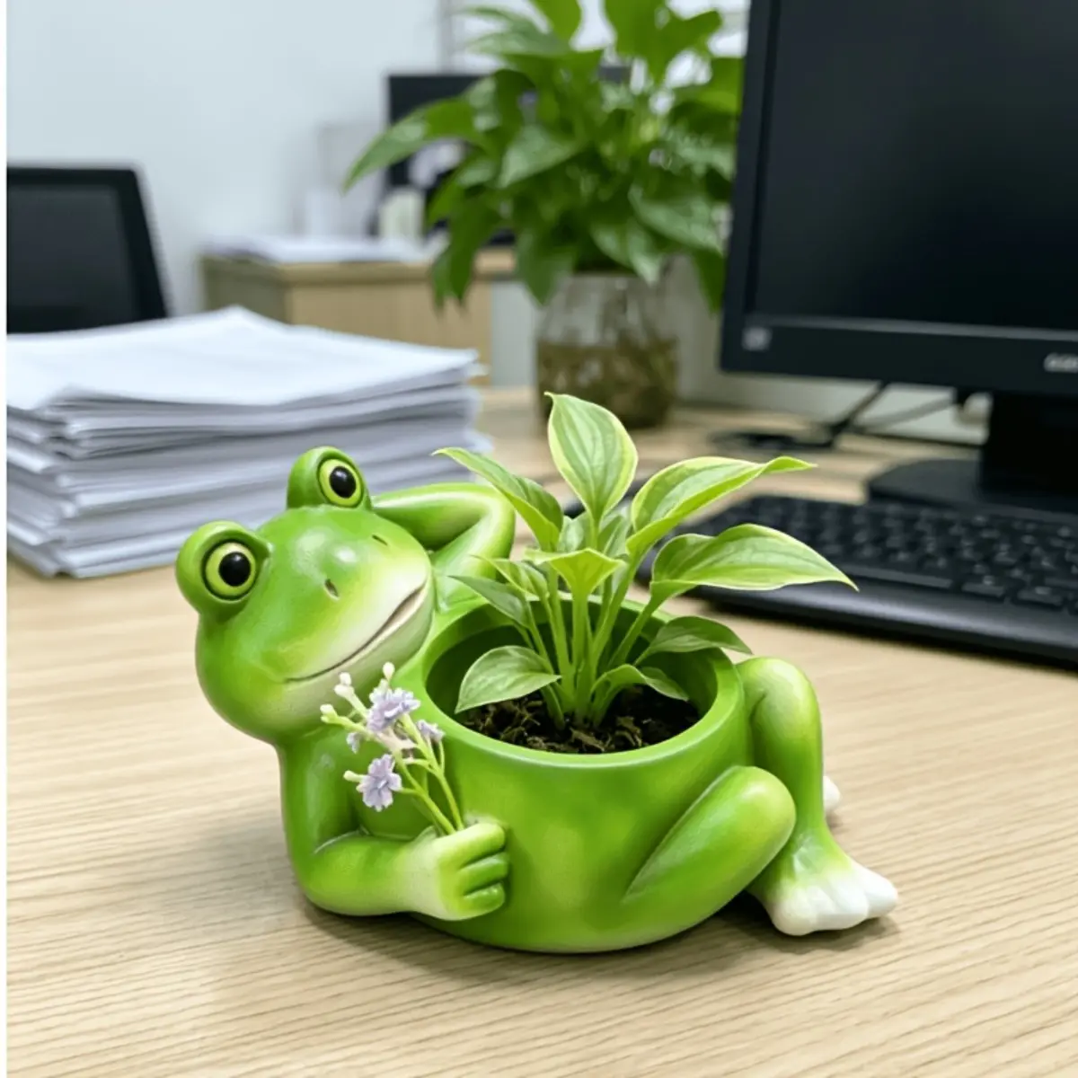 Lazy Frog Shaped Planter Creative Resin Cartoon Frog Flower Pot Succulent Green Plant Container Balcony Yard Garden Desktop Decorative Ornament Cute Aesthetic Novelty Flower Pot Garden Statue