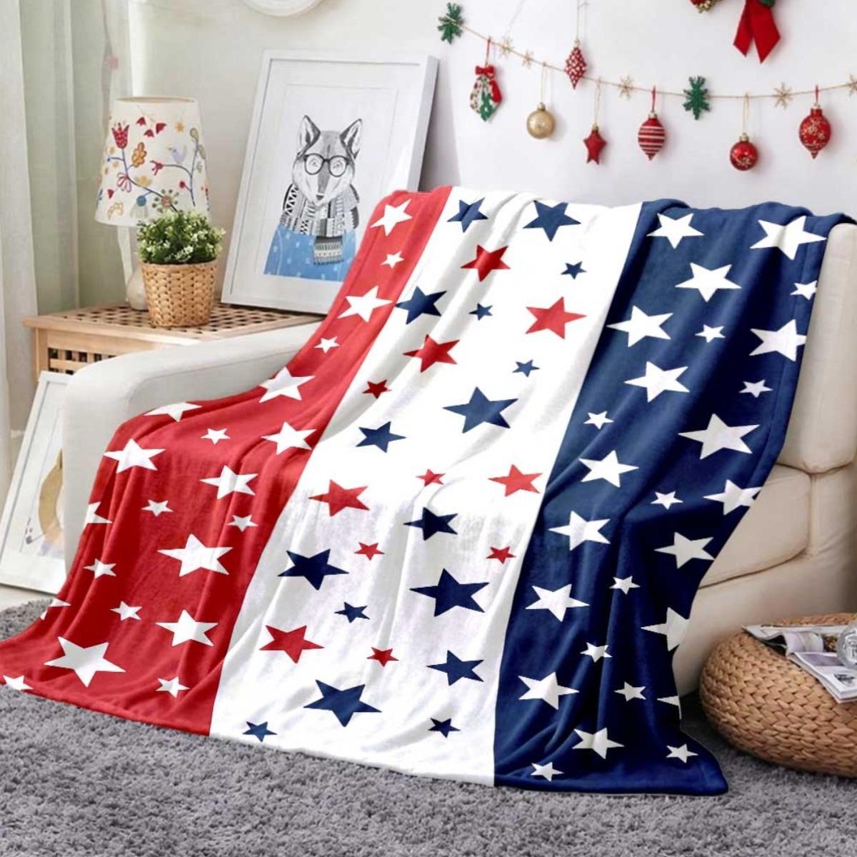 1pc A Patriotic Fleece Blanket Featuring The American Flag with A Star-Spangled Design in Red, White, and Blue. It'S A Soft and Cozy Throw Suitable for Decorating Your Living Room or Bedroom