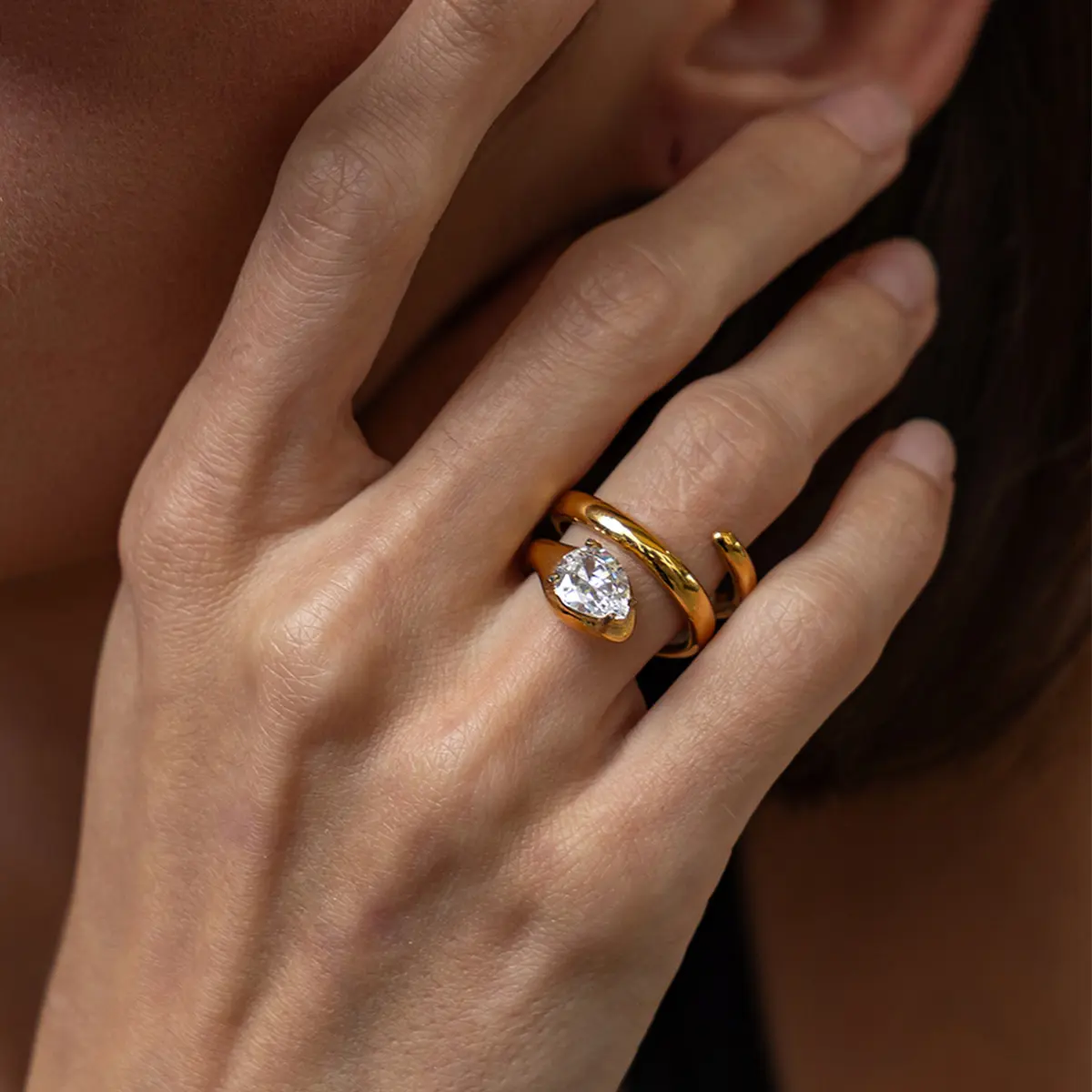 Main Character Energy Own The Night Fluid Gold Spiral Wrap Ring Sparkling Pear Cut Crystal Tear Drop Adjustable Open Band Y2K Baddie Clean Girl Luxury Jewelry Gift For Her