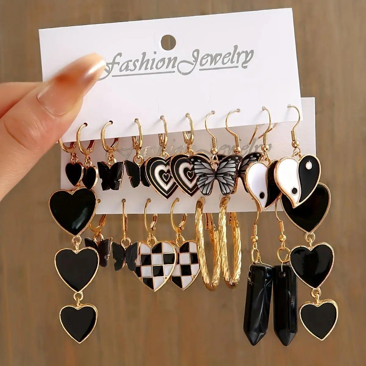 5 Pairs Retro Hoop Earrings Set for Women, Black & White Checkered Heart & Chunky C-Hoops, Lightweight Coquette Preppy Jewelry Gift, Cowhide, Leather, Female, Lightweight Statement Accessories, Earring Stacks, Party, Viral Coquette Preppy Vintage Jewelry,