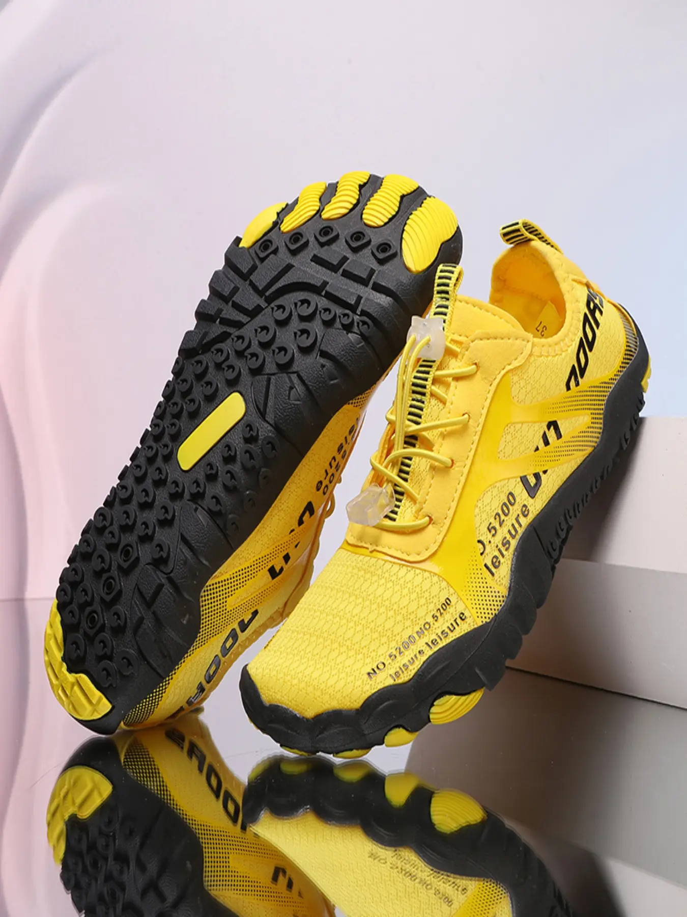 1 Pair Unisex Letter Print Mesh Water Shoes One-Click Lock Quick Dry Non Slip Aqua Socks for Trekking Treadmill All Water Sports Grip Socks