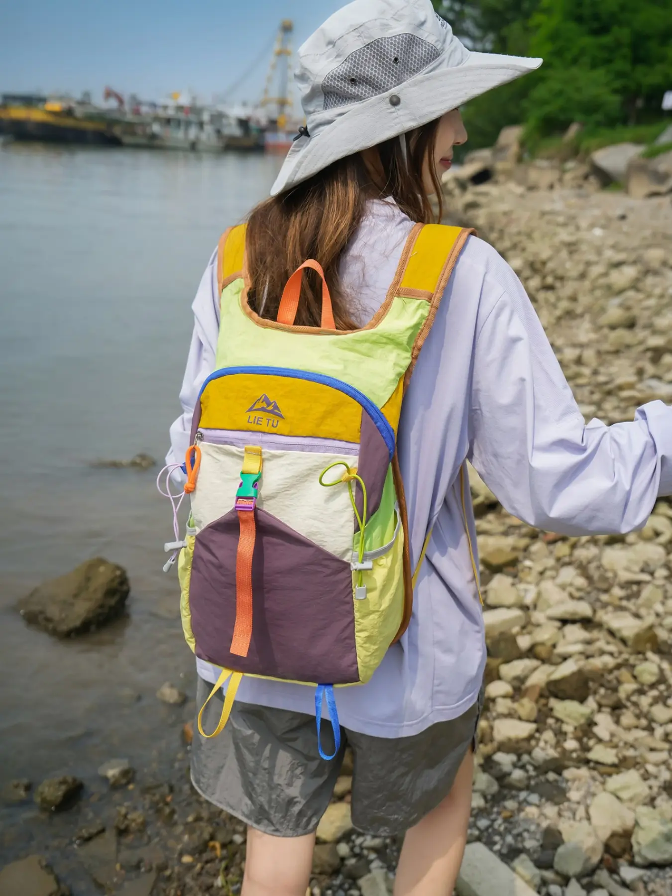 Lightweight Hiking Backpack, 2026 Summer Stylish Colorblock Waterproof Outdoor Hiking Bag, Lightweight Travel Backpack
