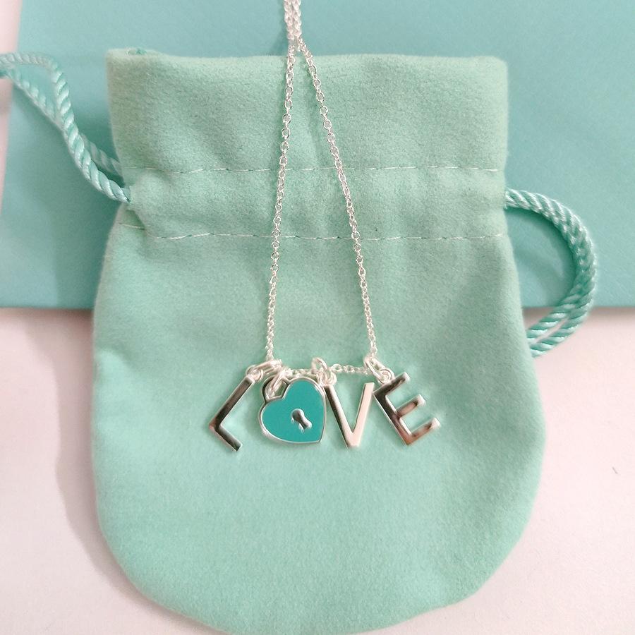 It goes with everything and suits everyone! Heart-shaped clavicle chain with love letter pendant, a fashionable necklace for women.