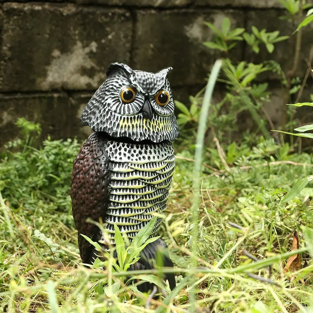 Realistic Owl Decoy with 360° Rotating Head, Plastic Bird Scarer Statue, Outdoor Garden Yard Bird Repellent Deterrent, Natural Predator Scarecrow for Pest Control