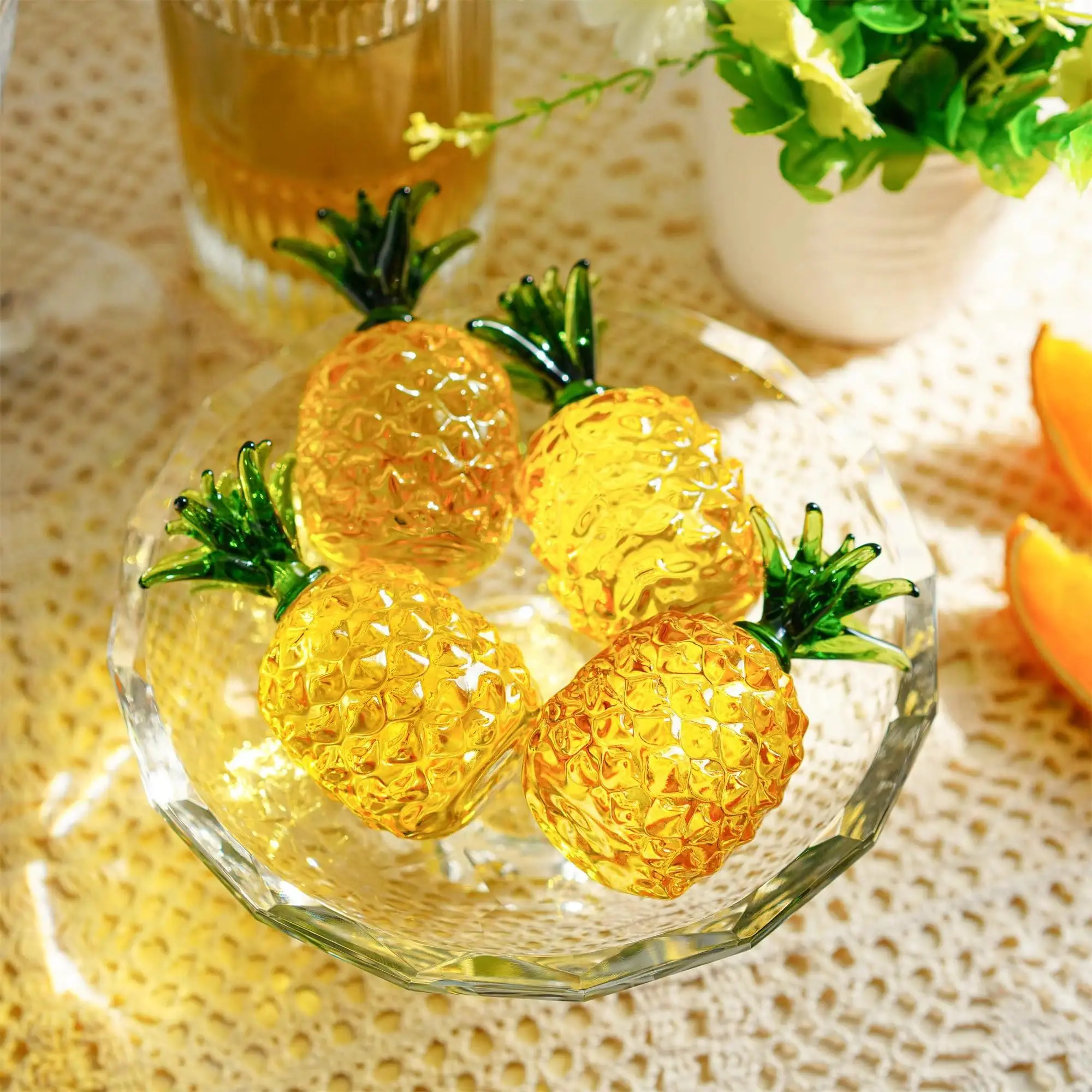 Hand Blown Glass Crystal Pineapple Fruit Figurine - Unisex Single Lightweight Miniature Collectible Paperweight for Home Kitchen Decor, House Gift (Home & Festive Party Supplies)