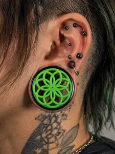 vanku 2pcs Hollow Mandala Floral Ear Tunnels, 316L Stainless Steel, Double Flare Ear Gauges, Stretchers, Body Piercing Jewelry for Women