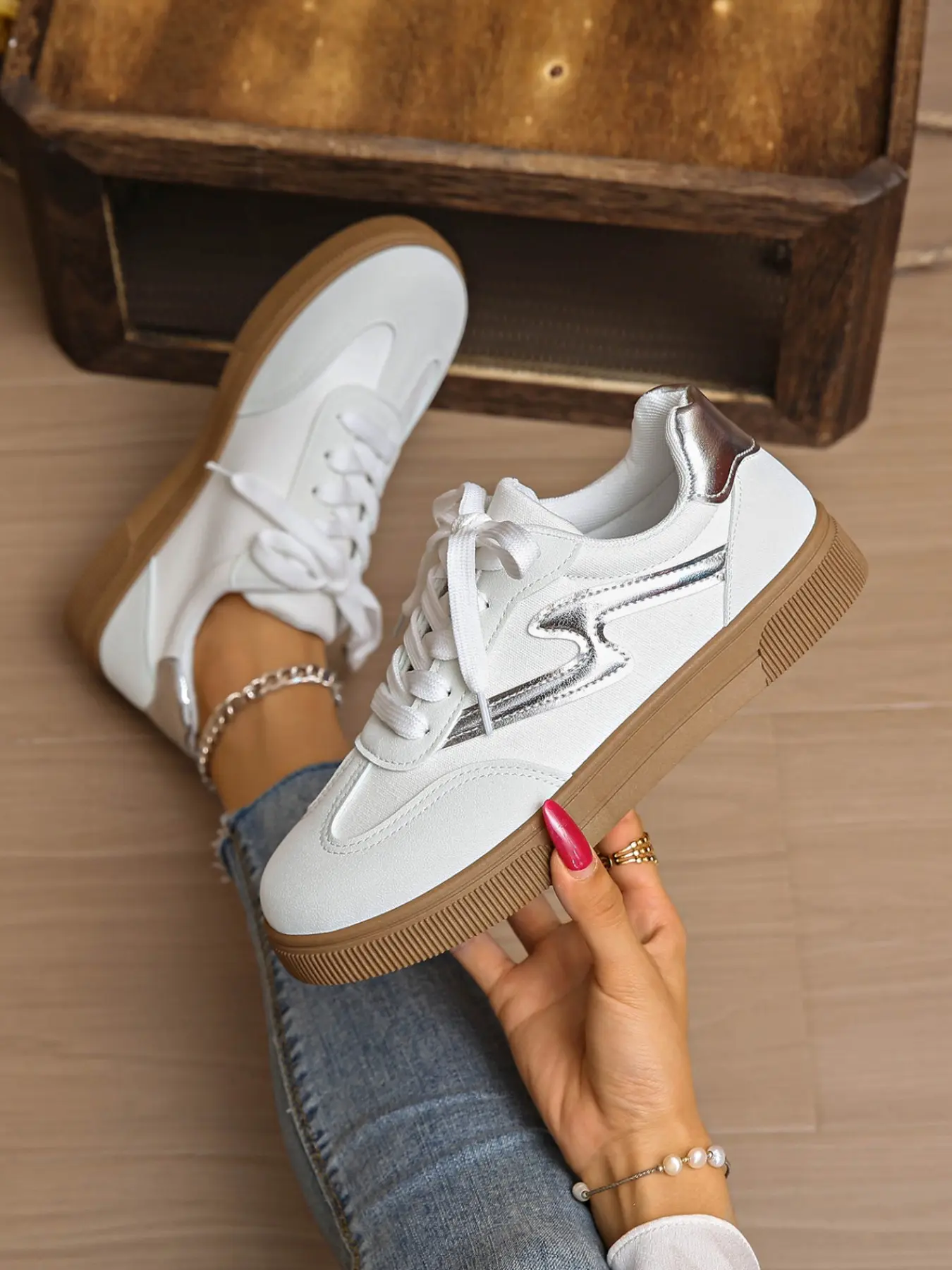 Women's Vintage Striped Casual Sneakers, Breathable Mesh Running Shoes, Lightweight Anti-Slip Daily Walking Shoes, Silver Color Sporty Footwear